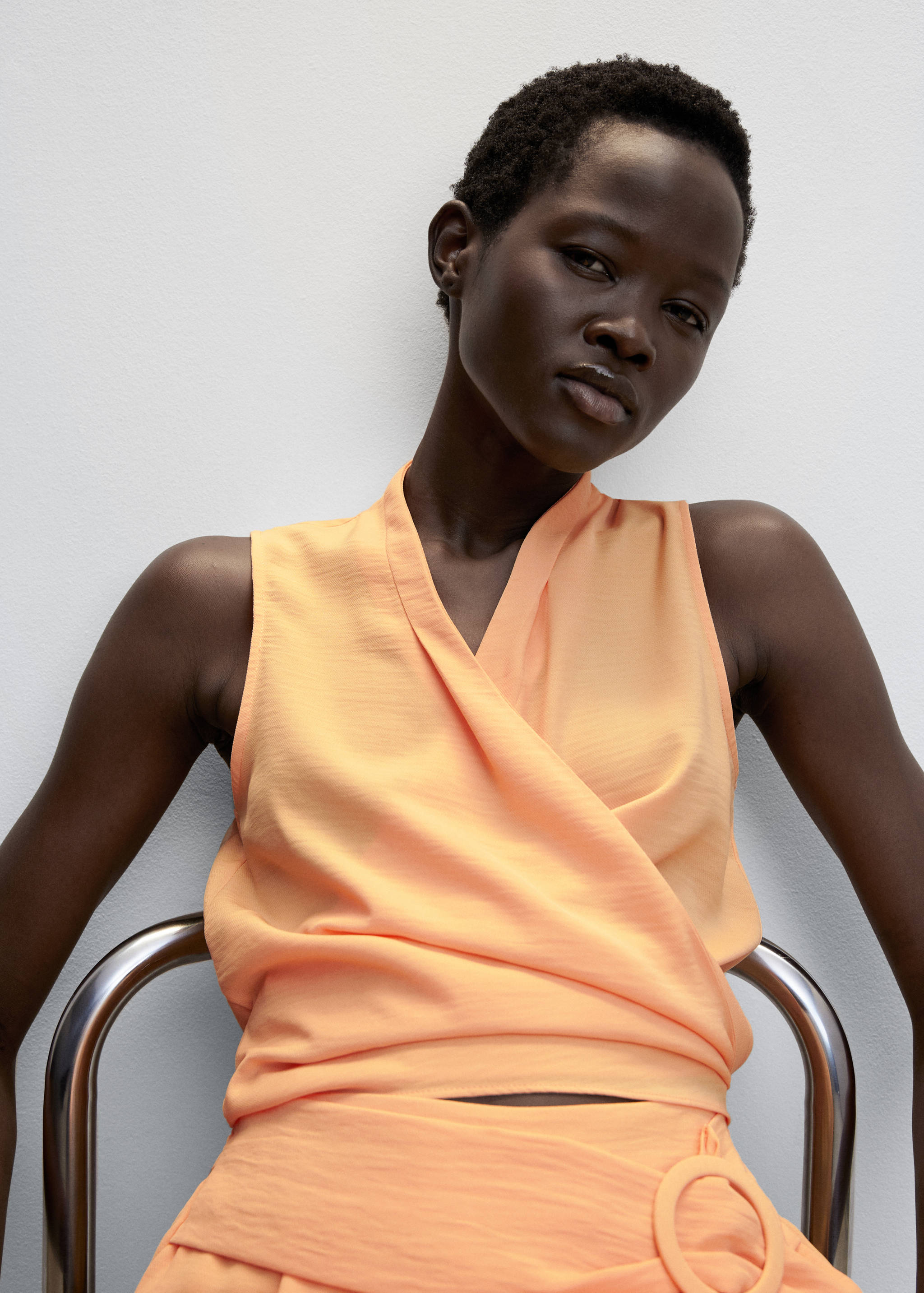 Kurzes Top in Wickel-Optik - Detail des Artikels 1