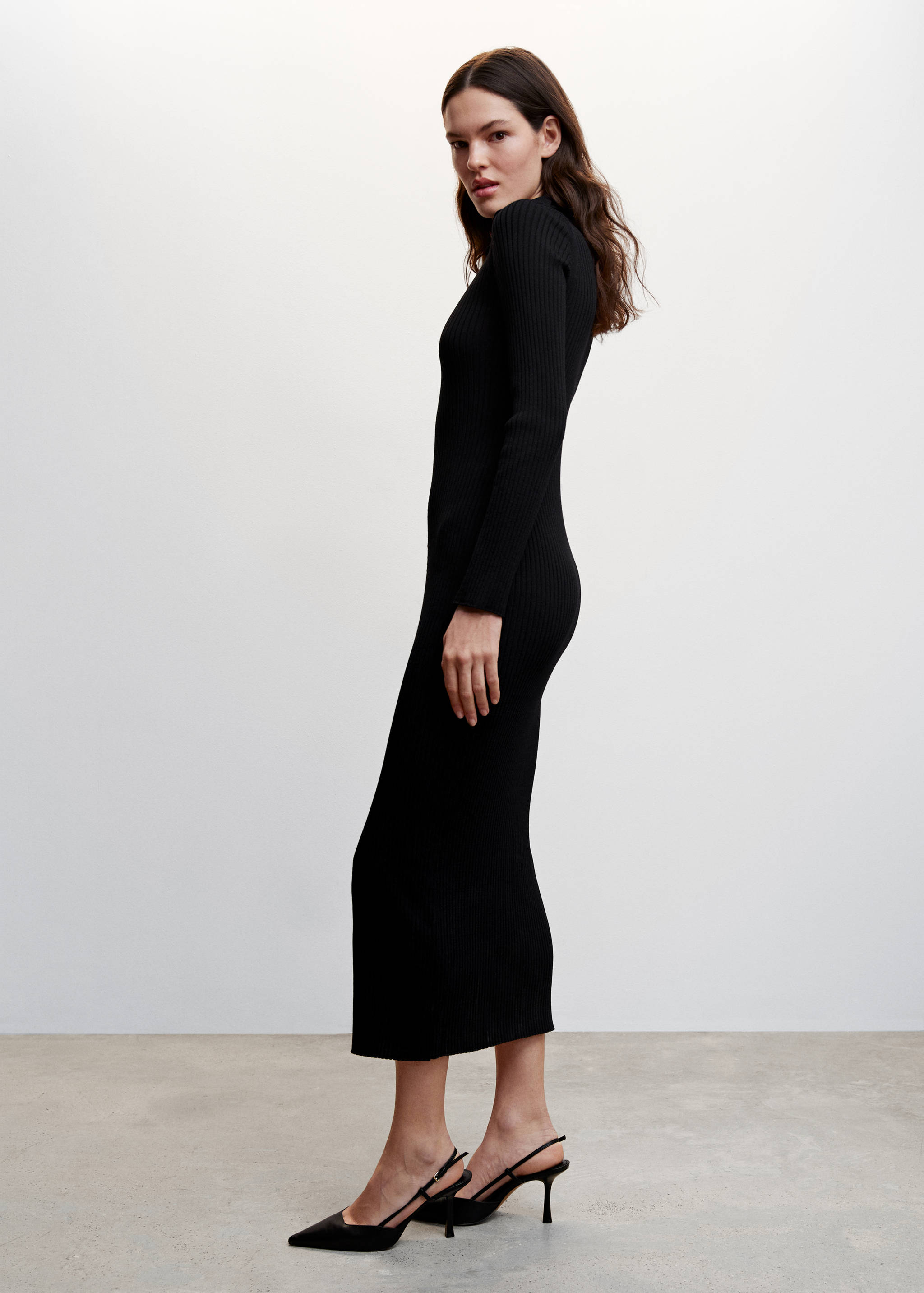 Black knitted dress with zip - Details of the article 6