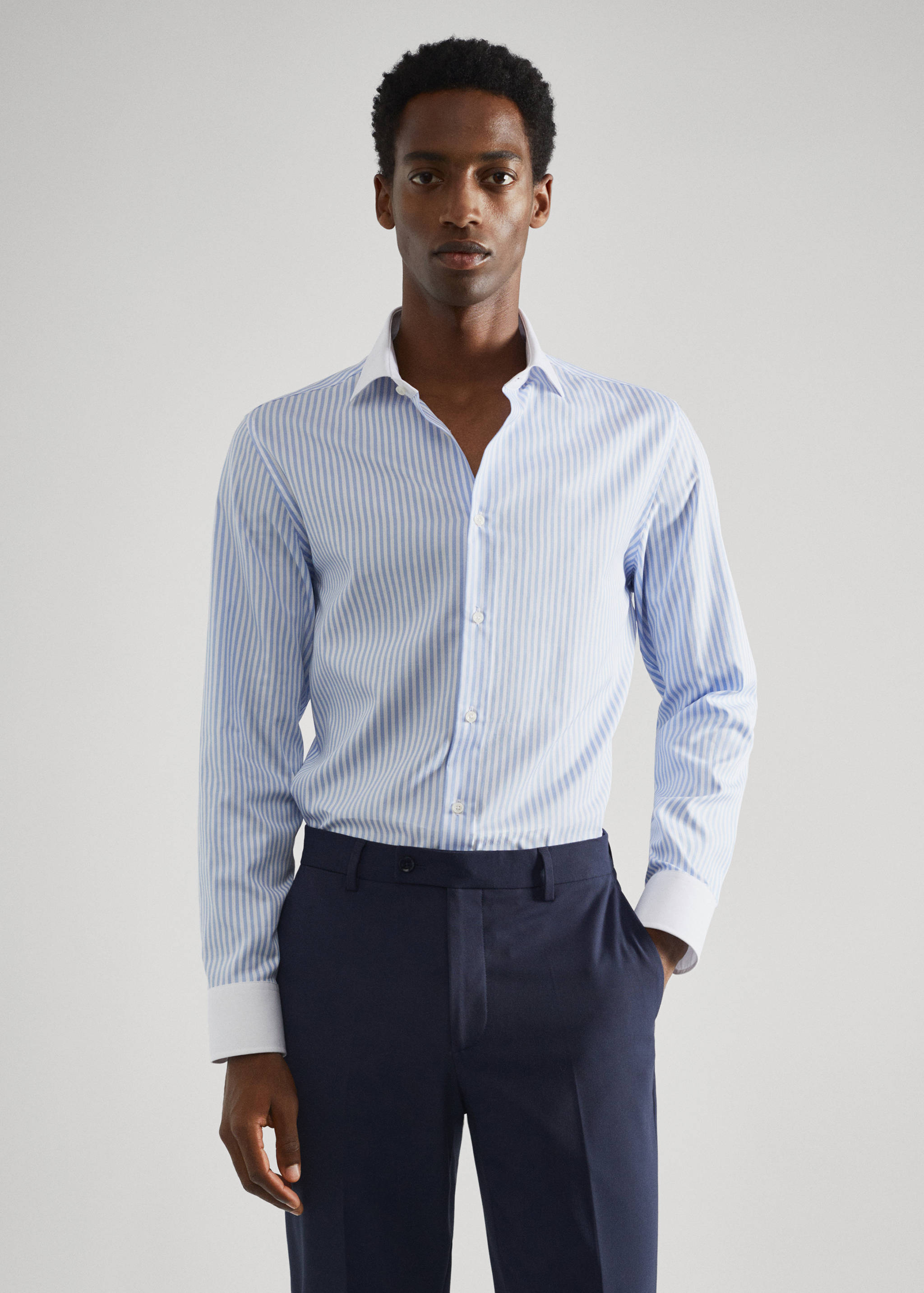 Kombiniertes Slim Fit-Anzughemd - Mittlere Ansicht