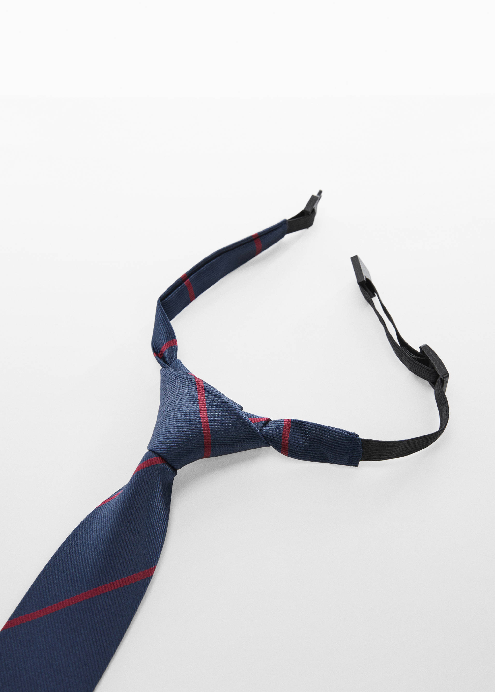 Pruhovaná kravata - Náhled ve středové rovině