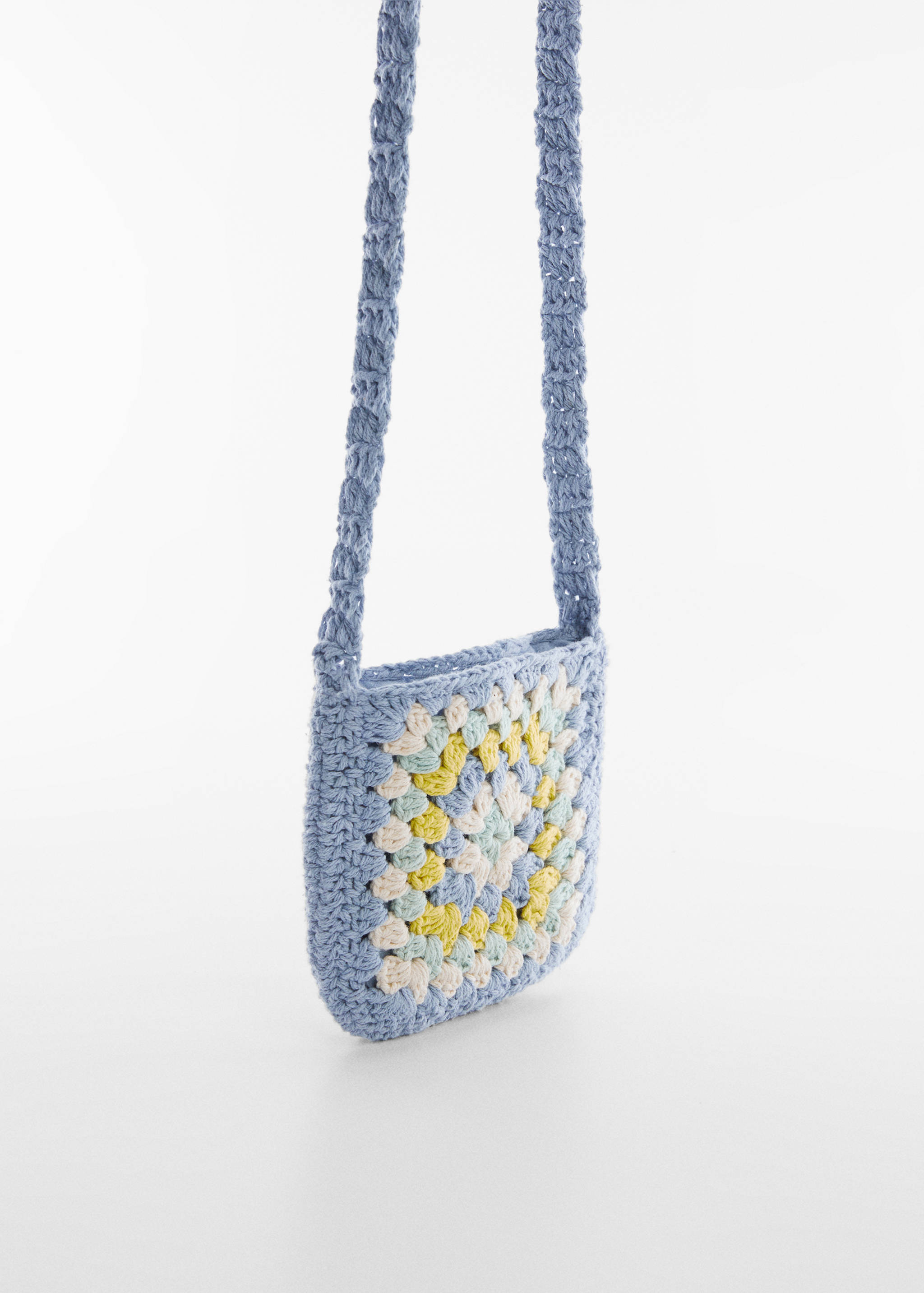 Sac crochet couleurs - Plan moyen