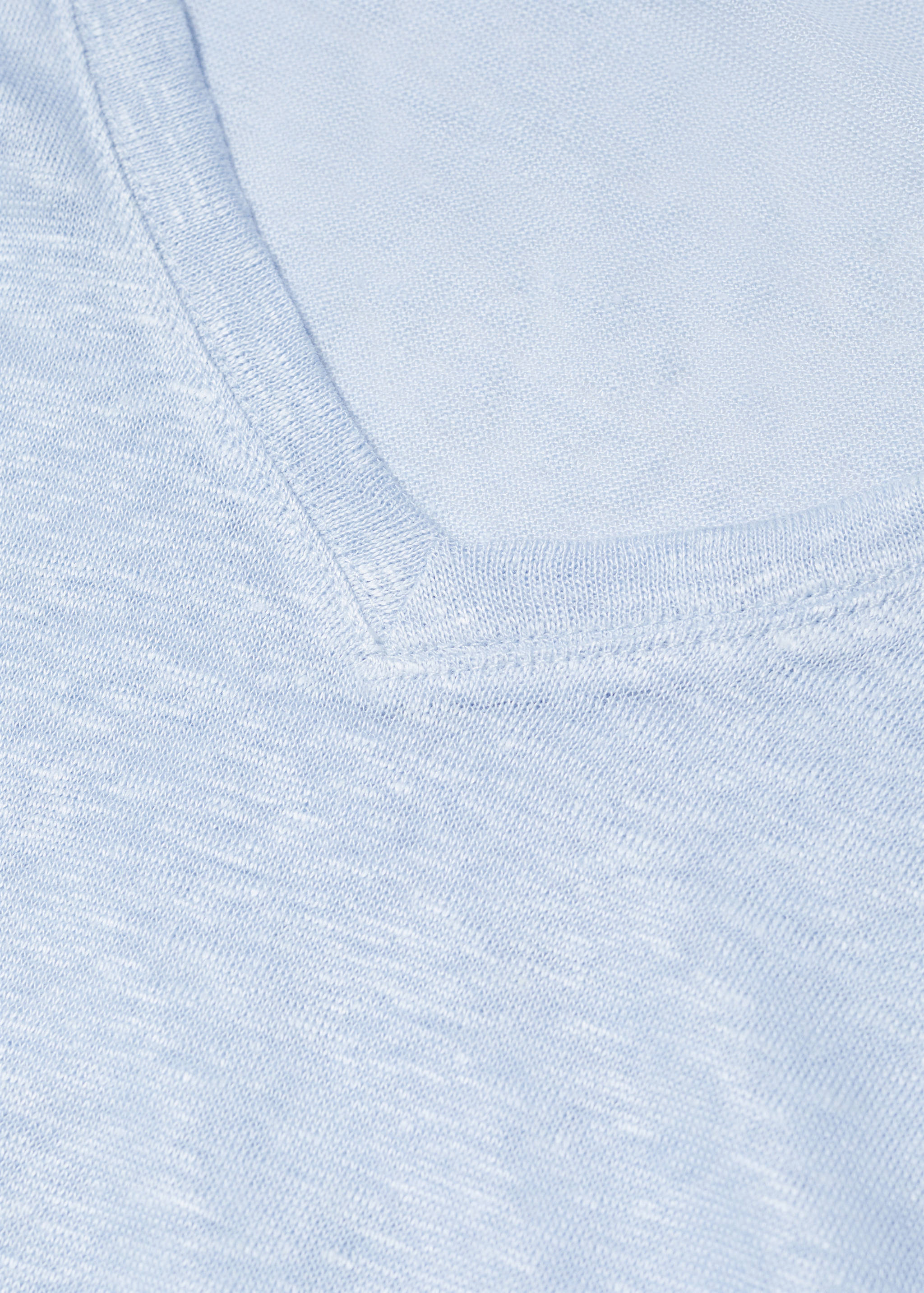 Leinen-T-Shirt mit V-Ausschnitt - Detail des Artikels 8