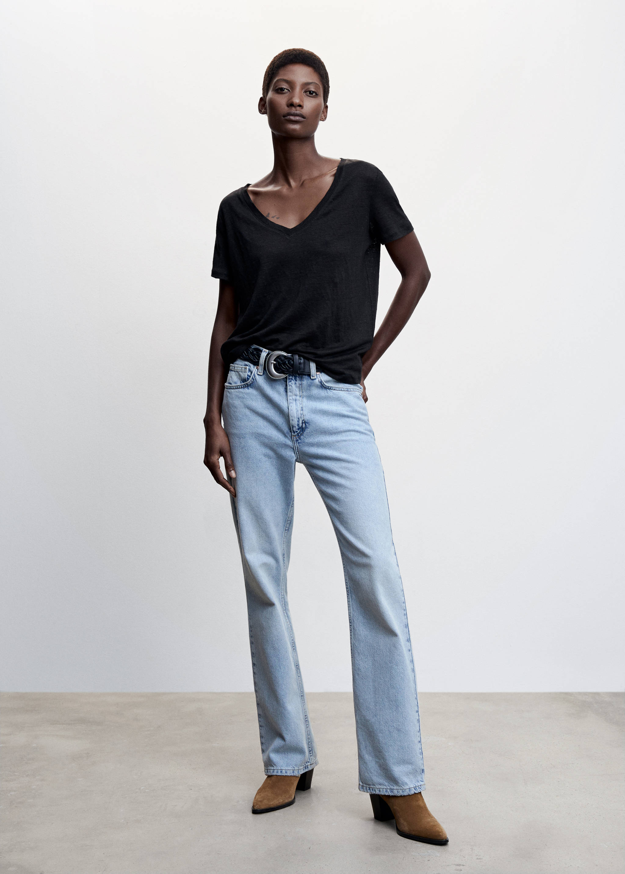 Leinen-T-Shirt mit V-Ausschnitt - Allgemeine Ansicht