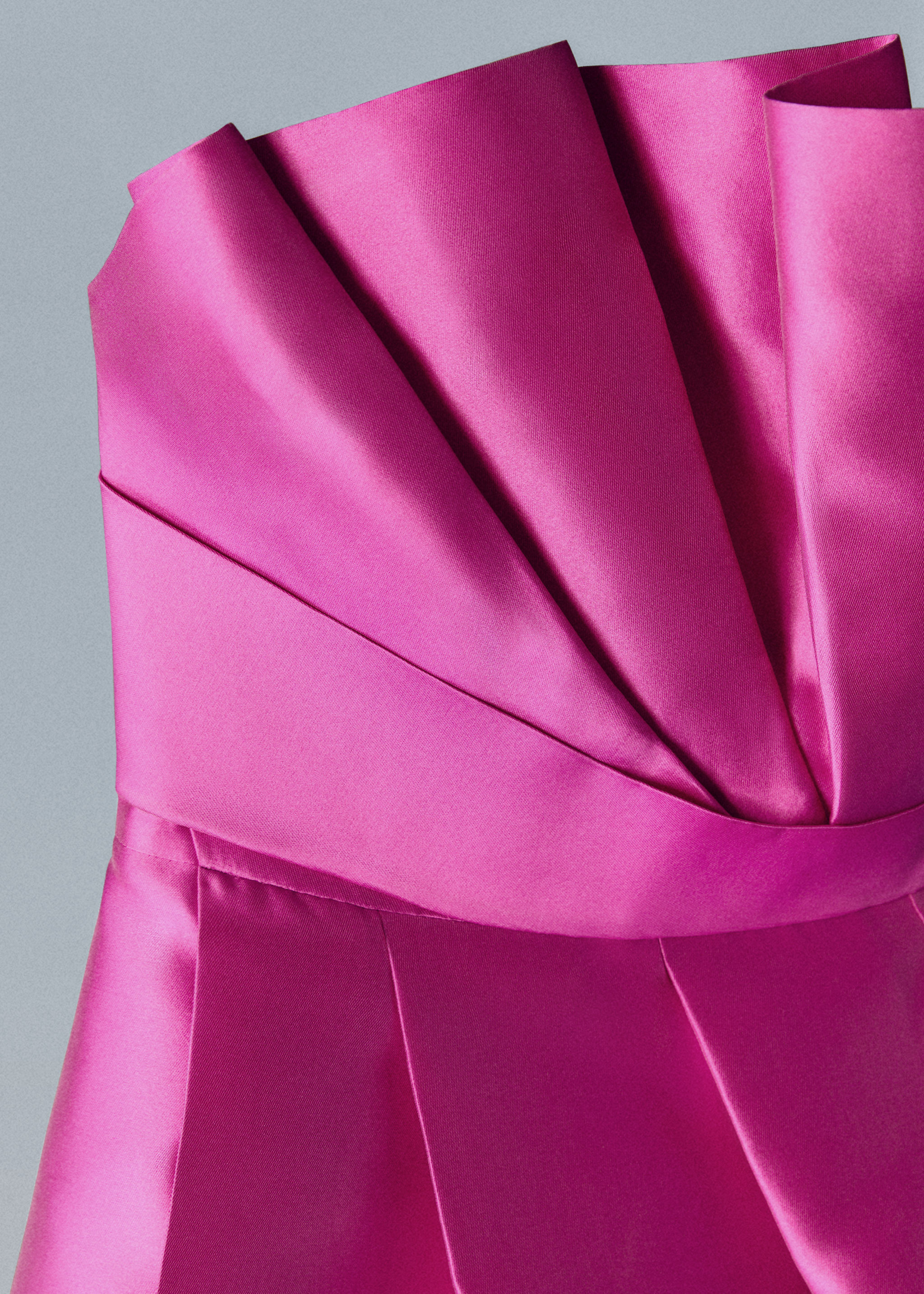 Plissée-Kleid mit Volumen - Detail des Artikels 8