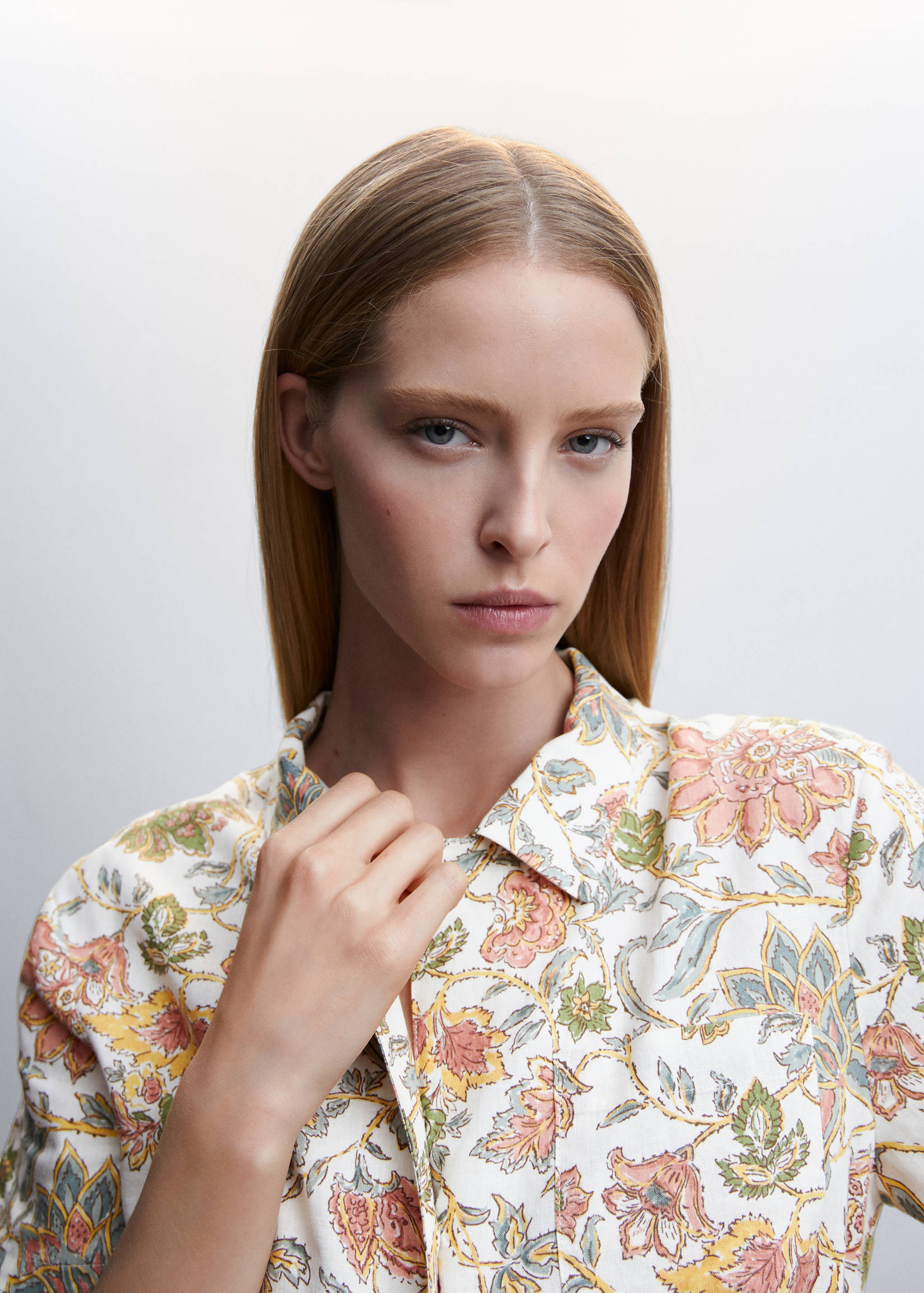 Camisa lino flores - Detalle del artículo 1