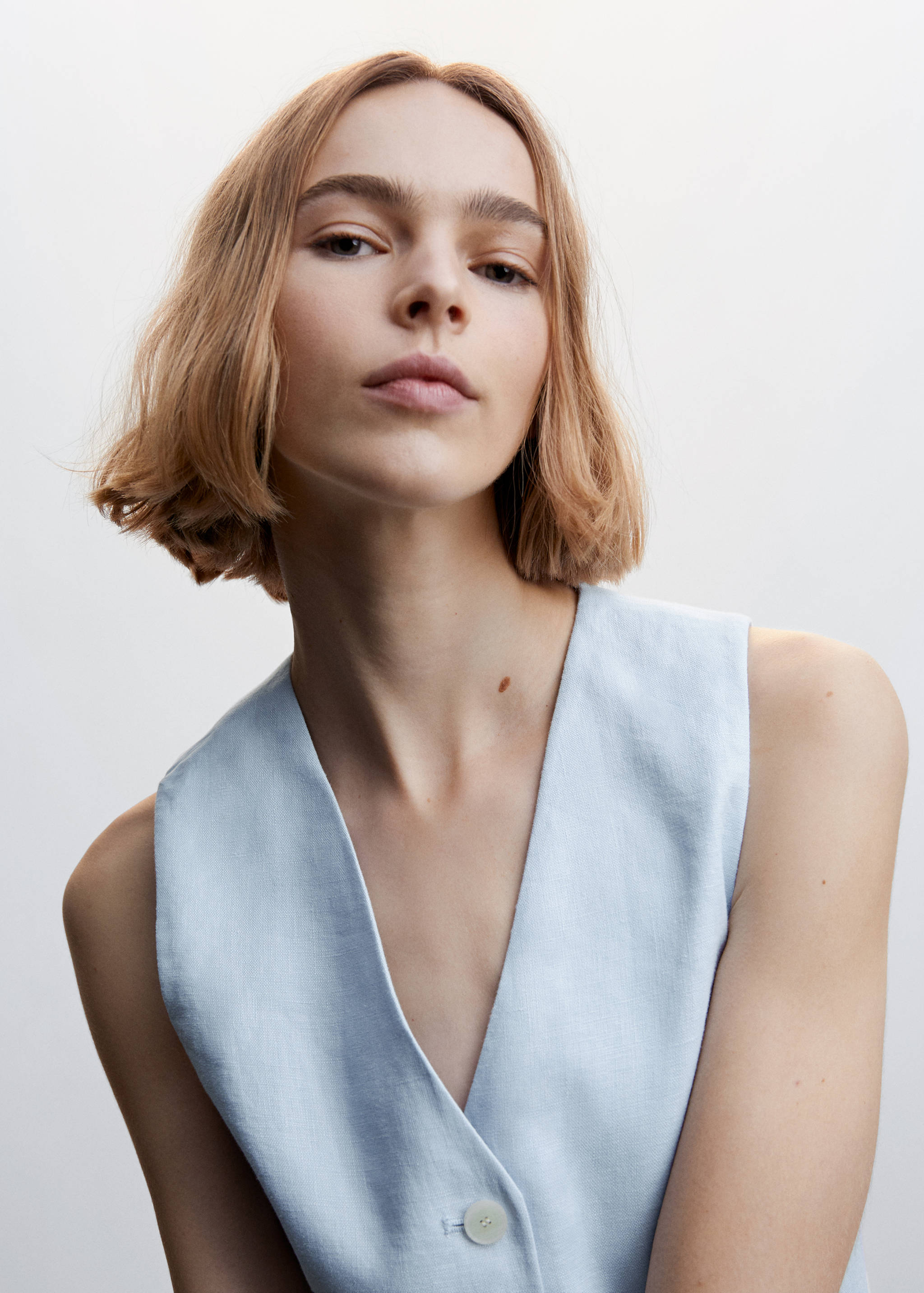 100% linen vest - Details of the article 1