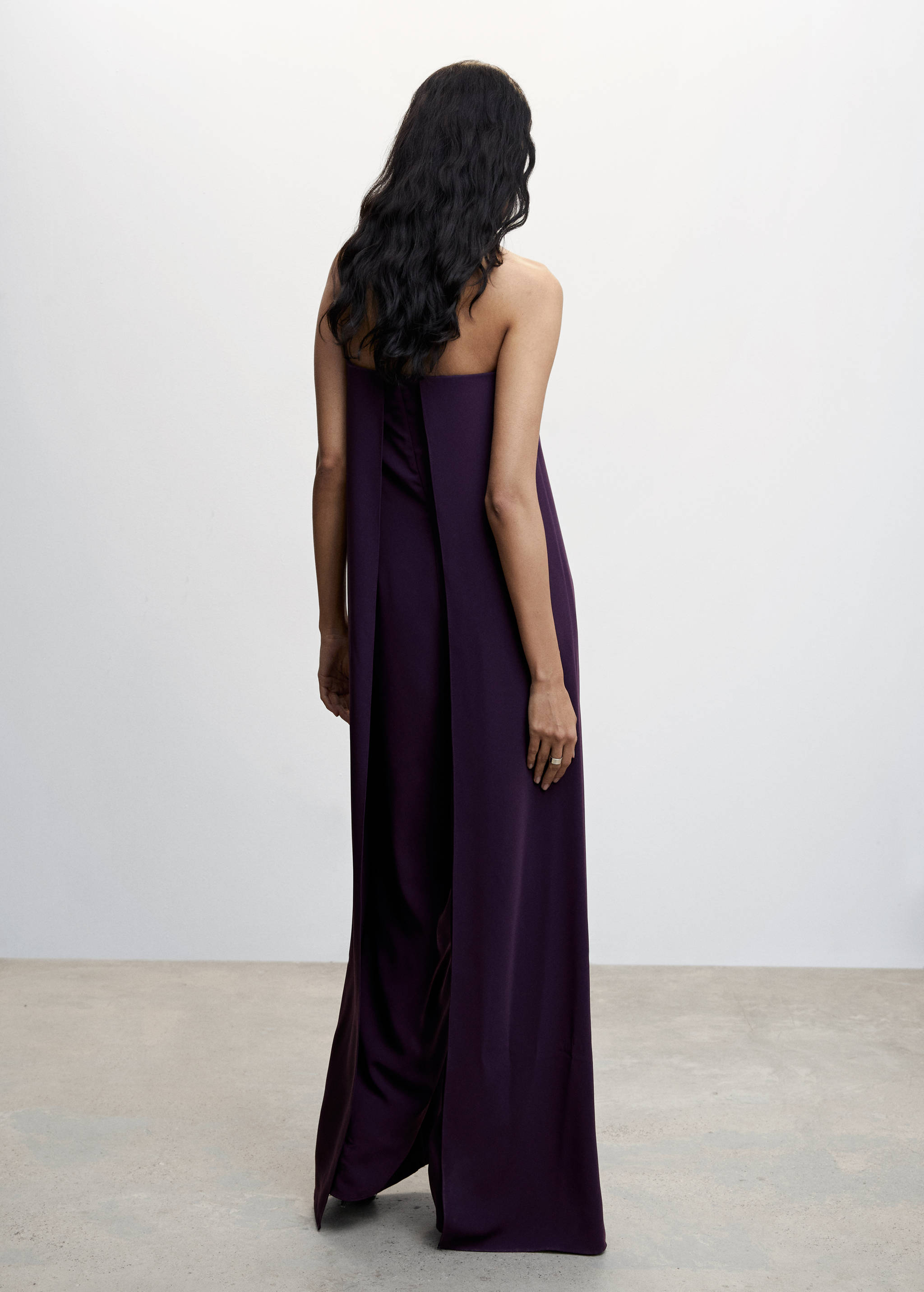 Halterjumpsuit met open rug - Achterkant van het artikel