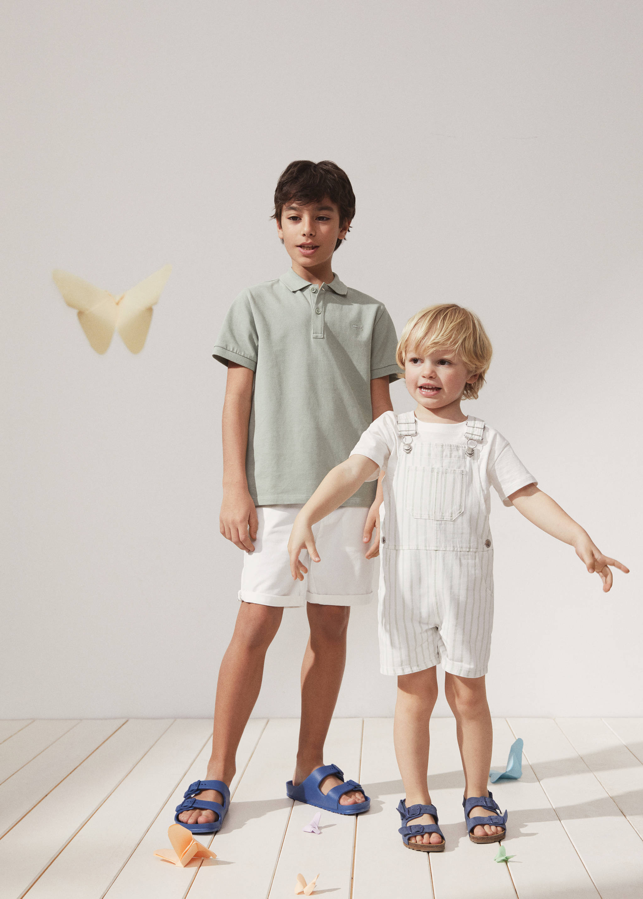 Flip flops buckles - General plane