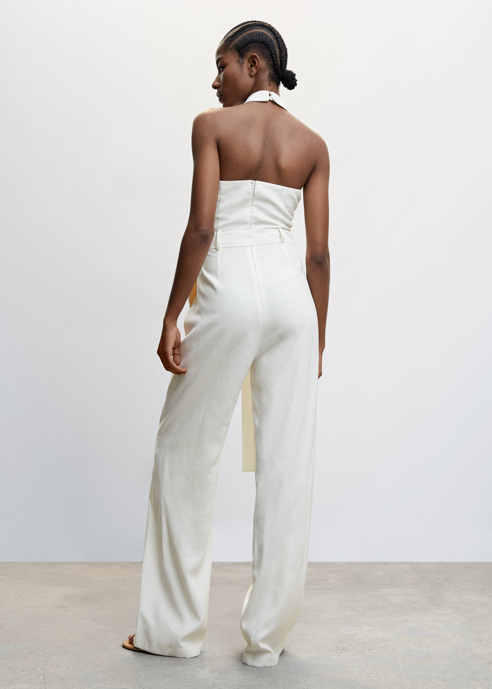 Halterjumpsuit met open rug - Achterkant van het artikel