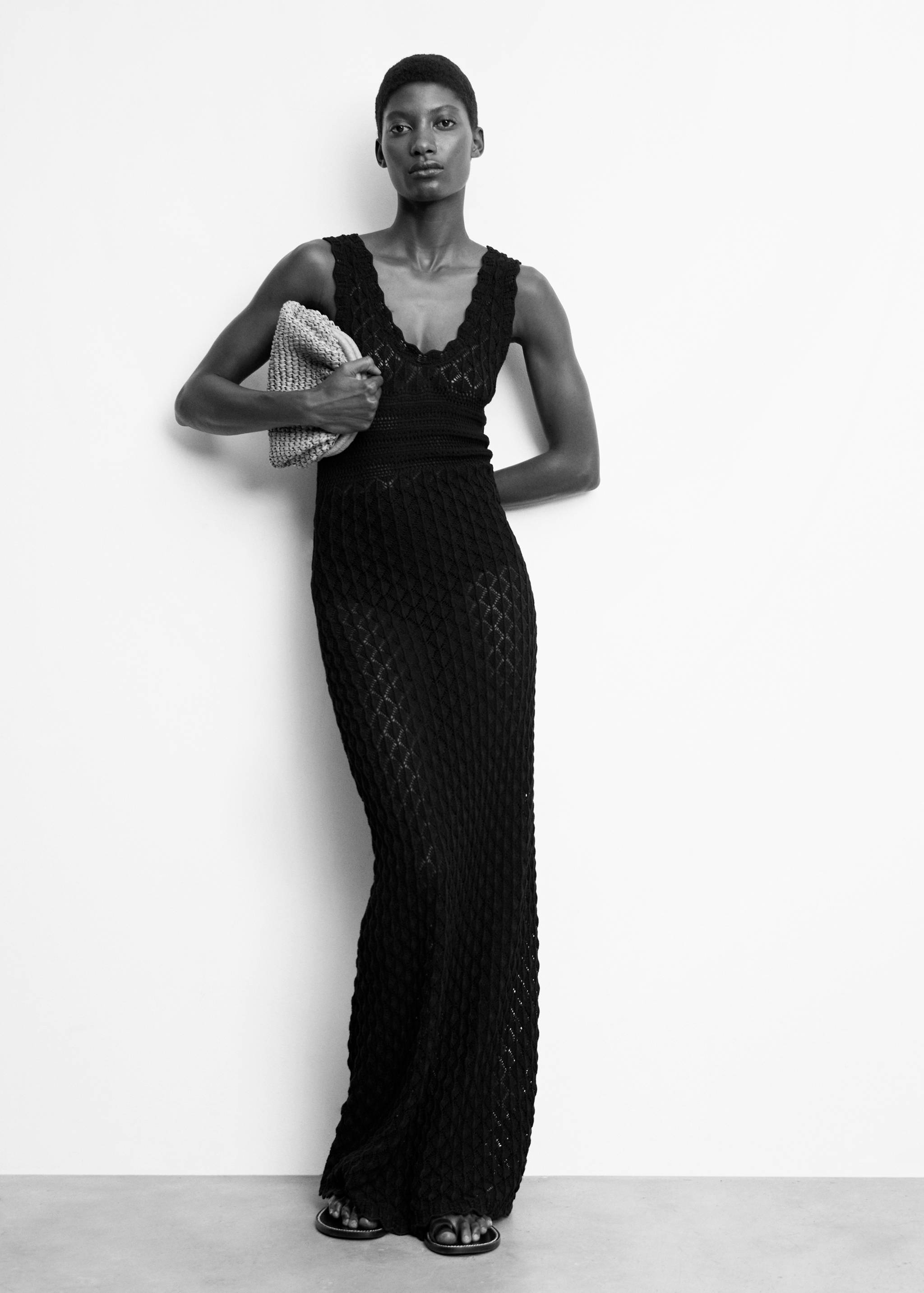 Langes Kleid mit Lochmuster - Detail des Artikels 2