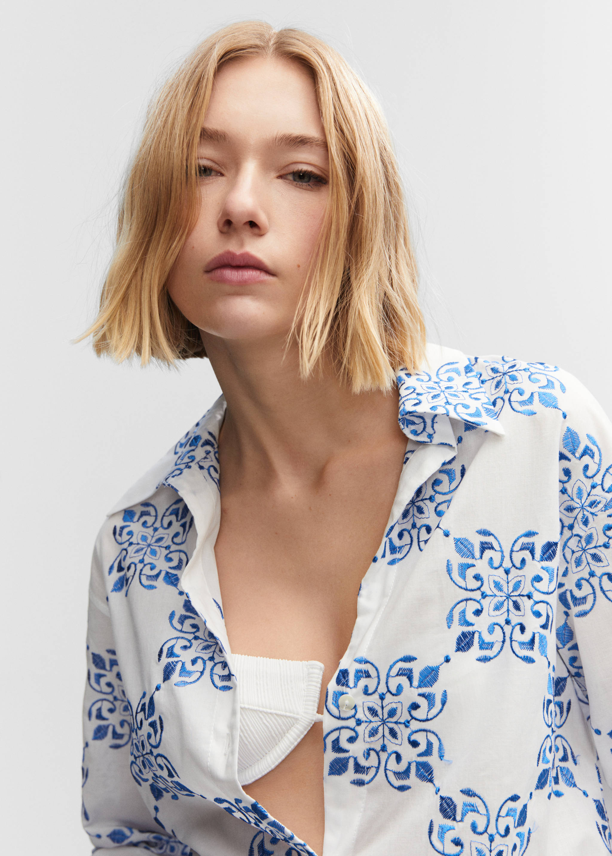 Camisa oversize bordada - Detalle del artículo 1