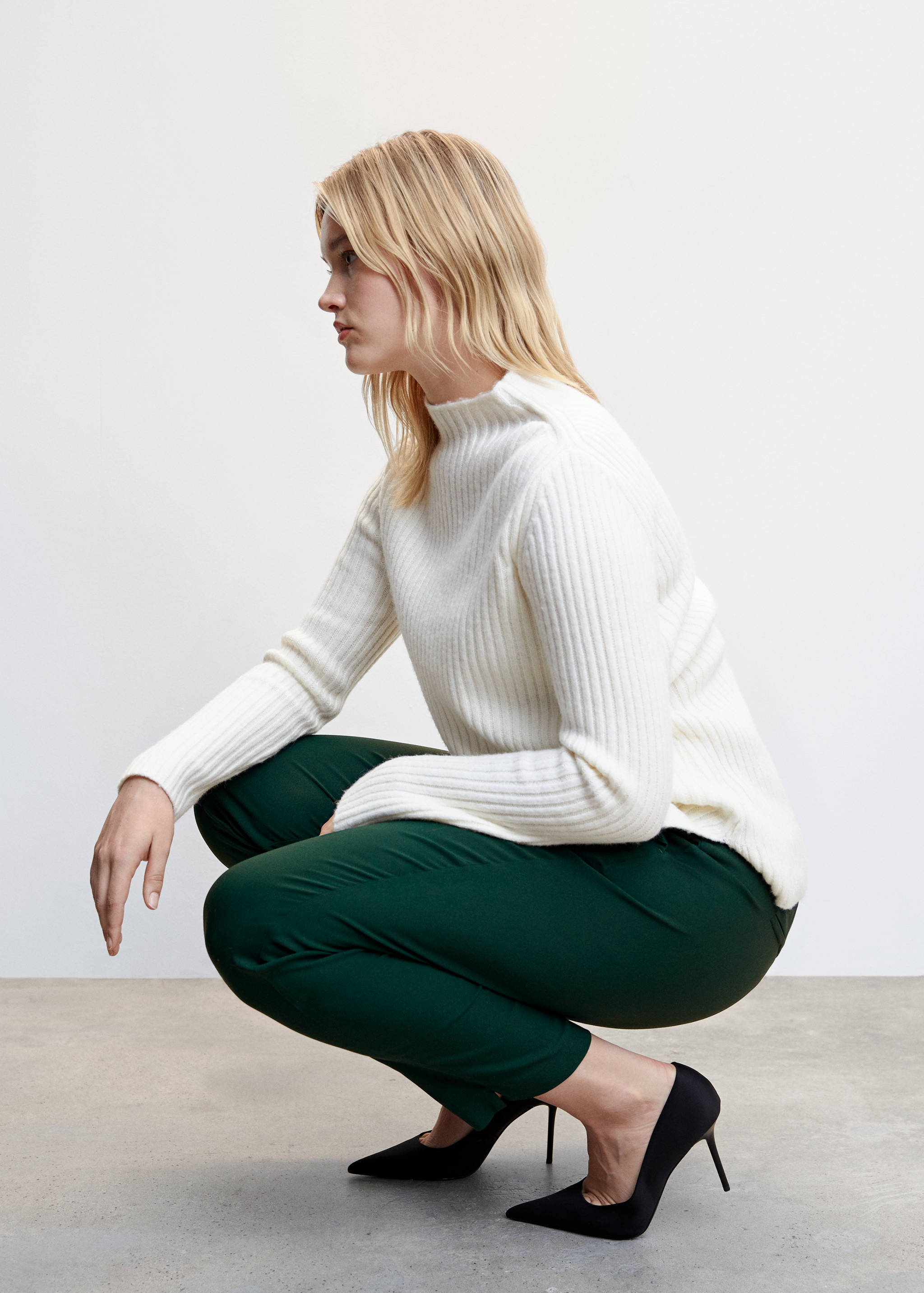 Crop skinny trousers - Details of the article 4