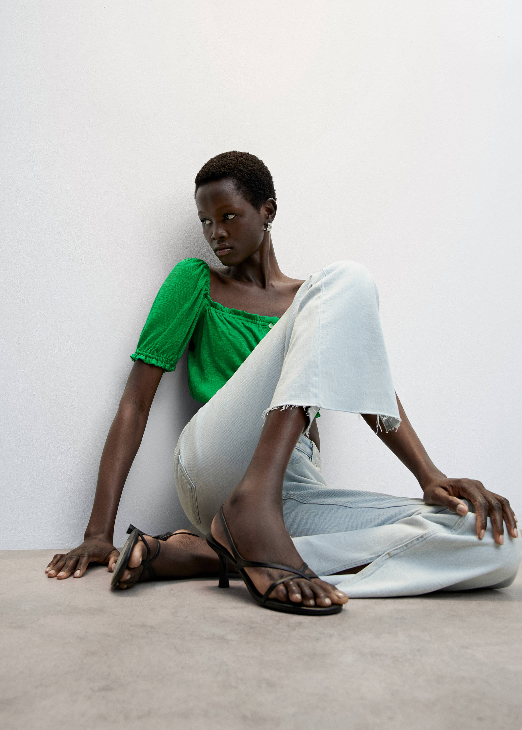 Puffed sleeves T-shirt - Details of the article 6