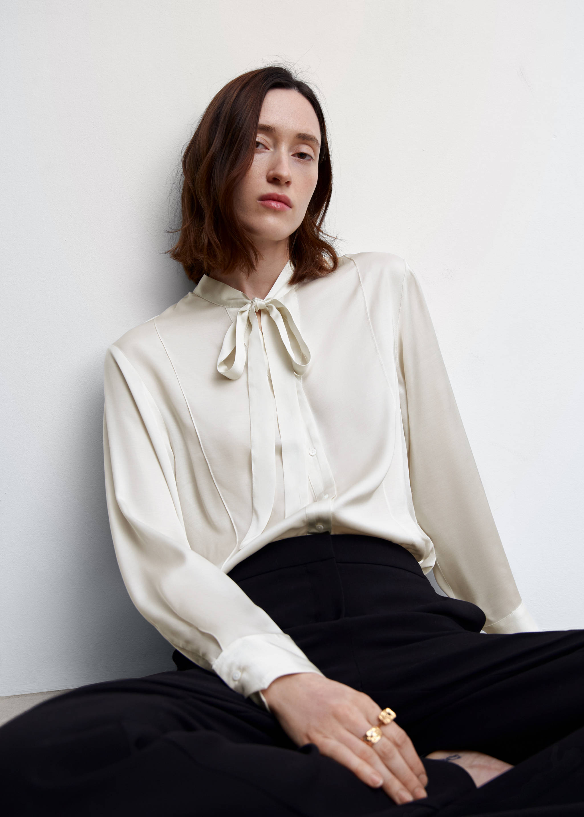 Tie-neck blouse - Details of the article 2