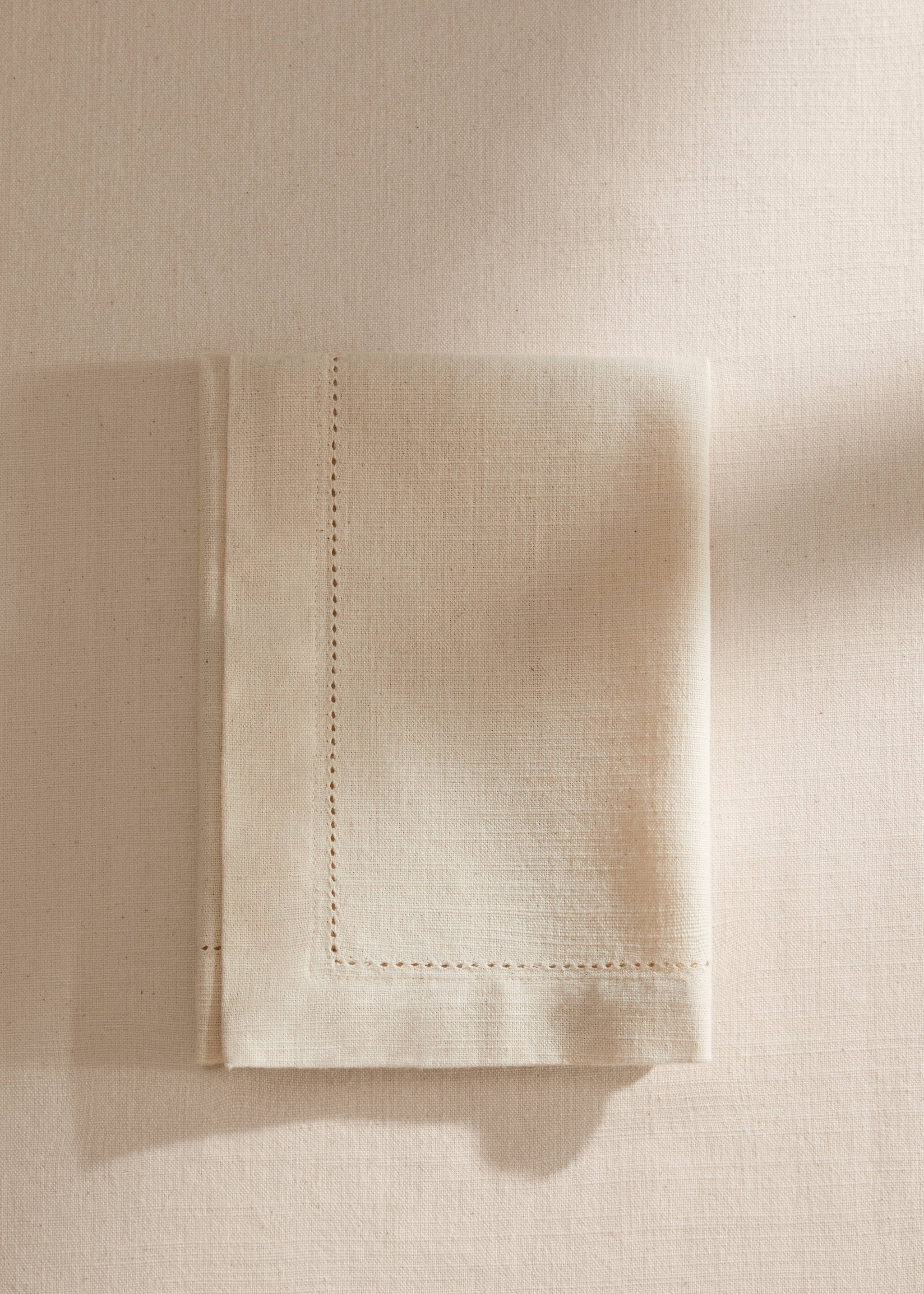 Napkin with hemstitch detail  - General plane