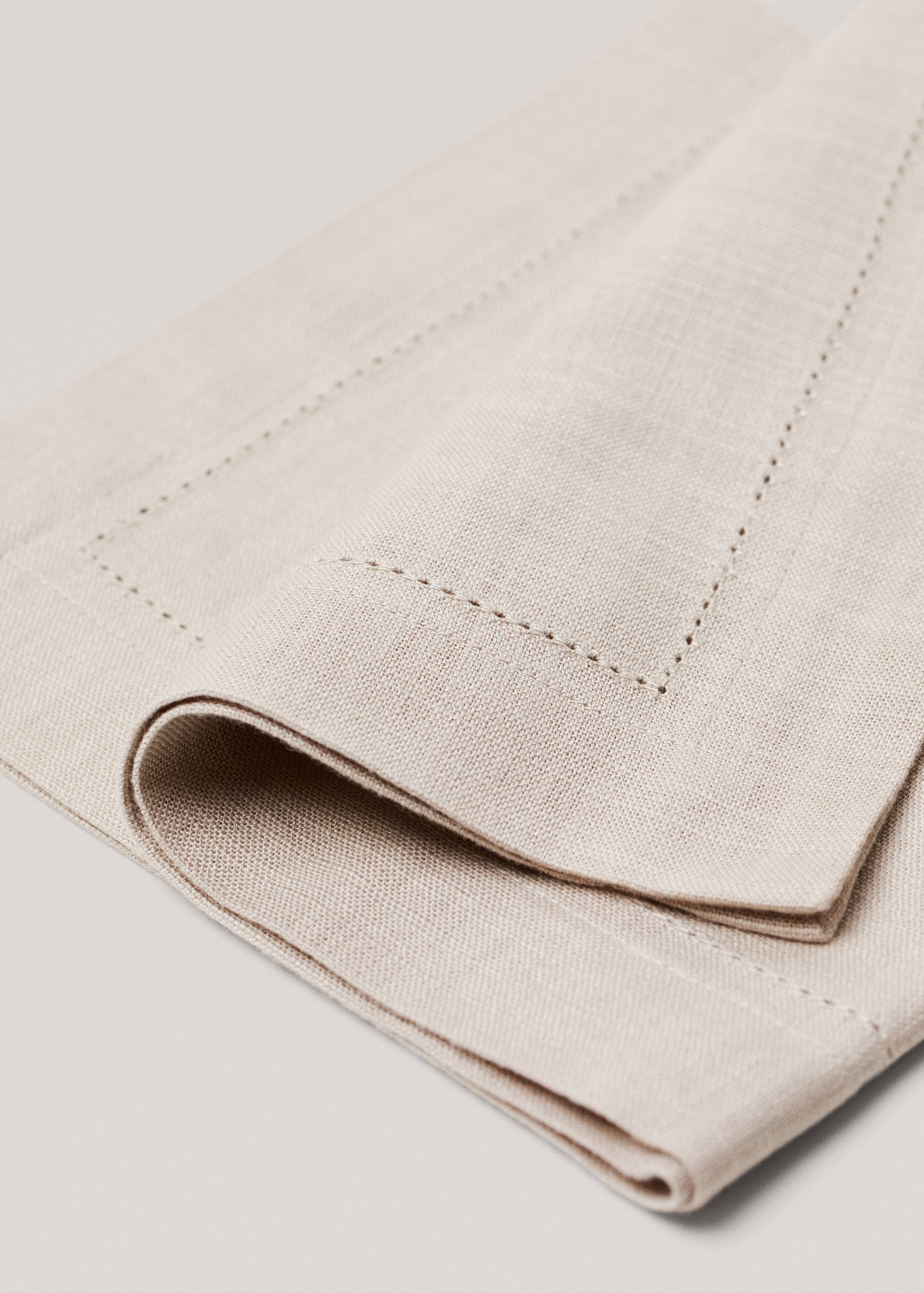 Napkin with hemstitch detail  - Details of the article 2