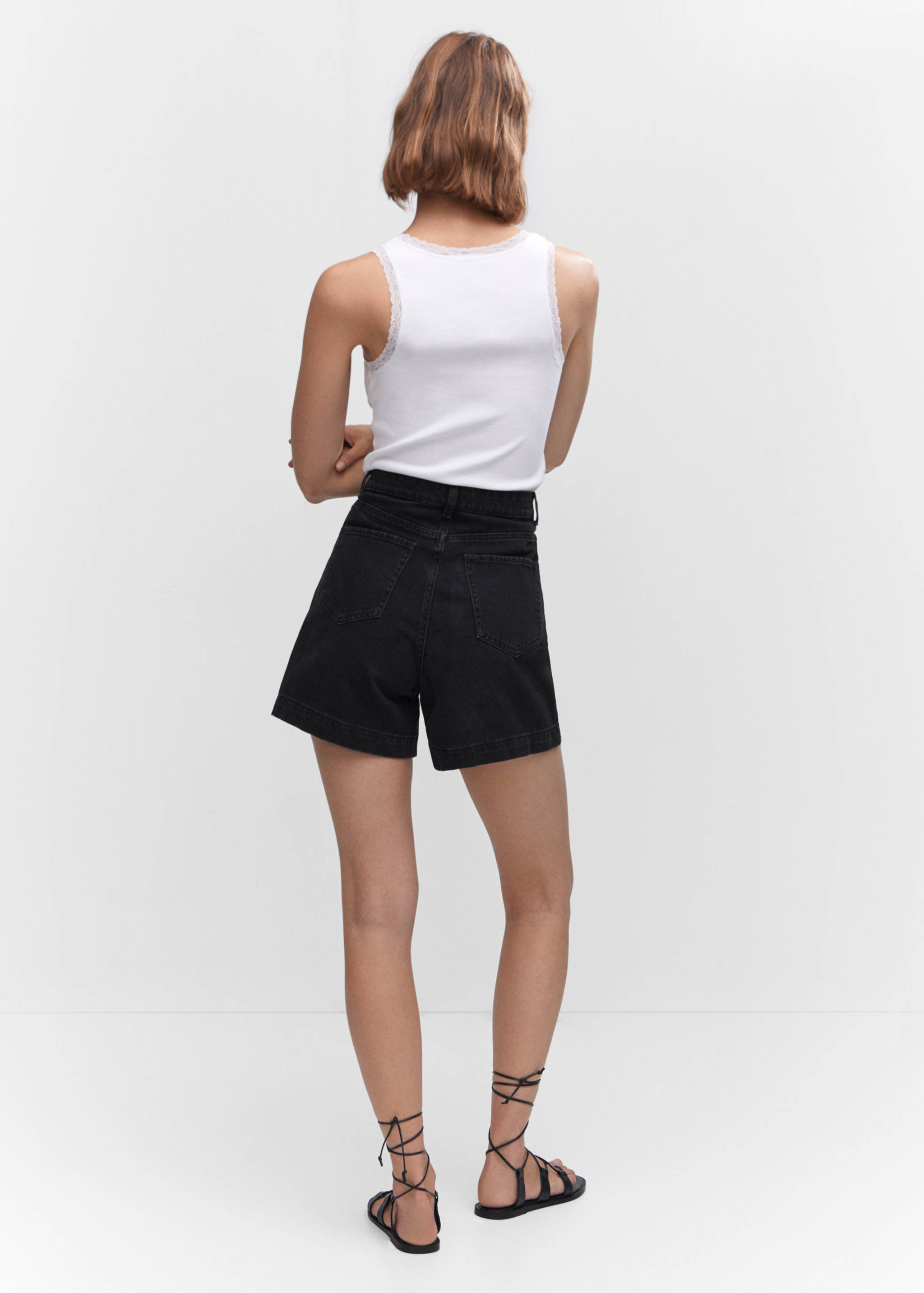 Slouchy pleated shorts - Reverse of the article