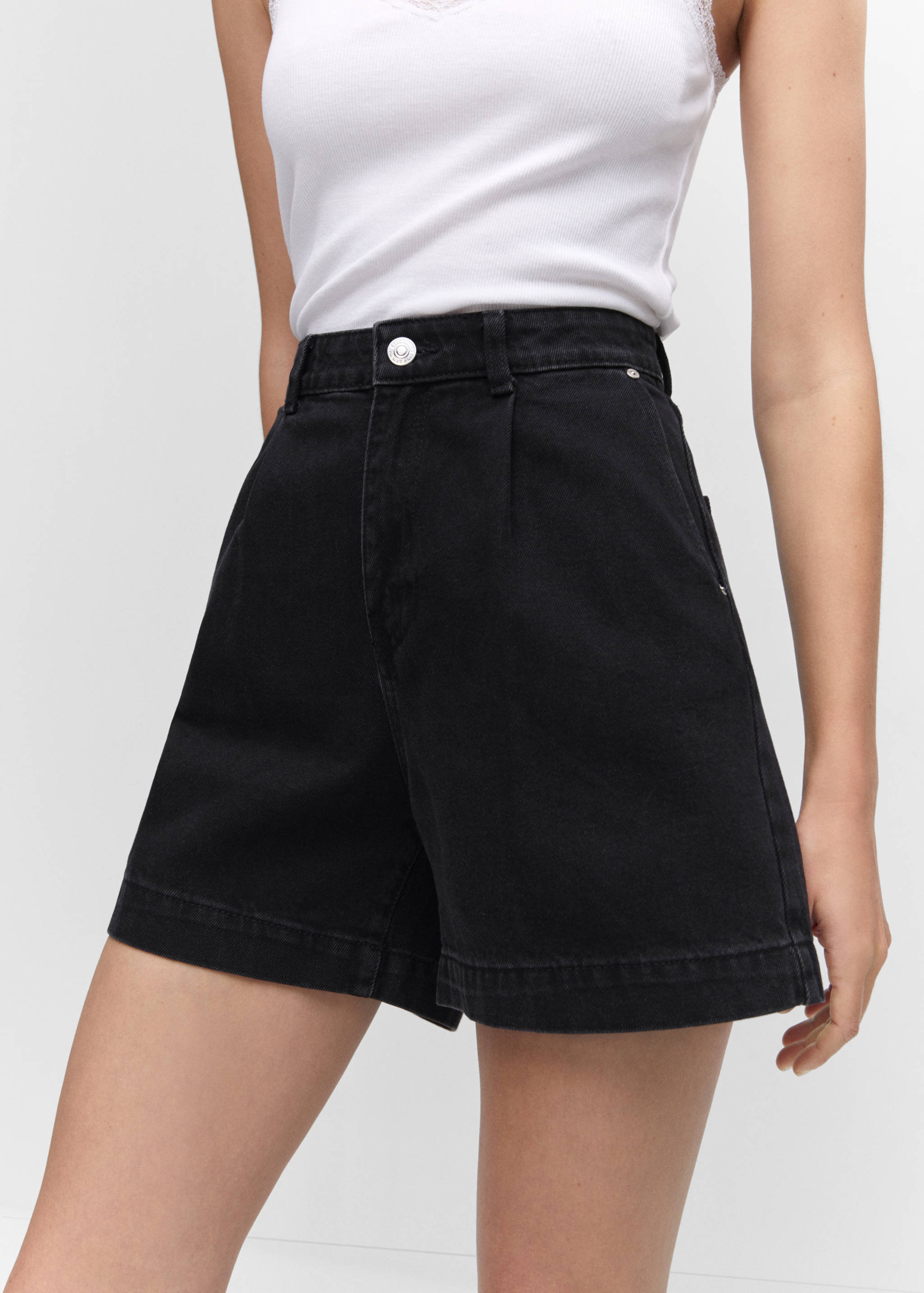 Slouchy pleated shorts - Details of the article 1