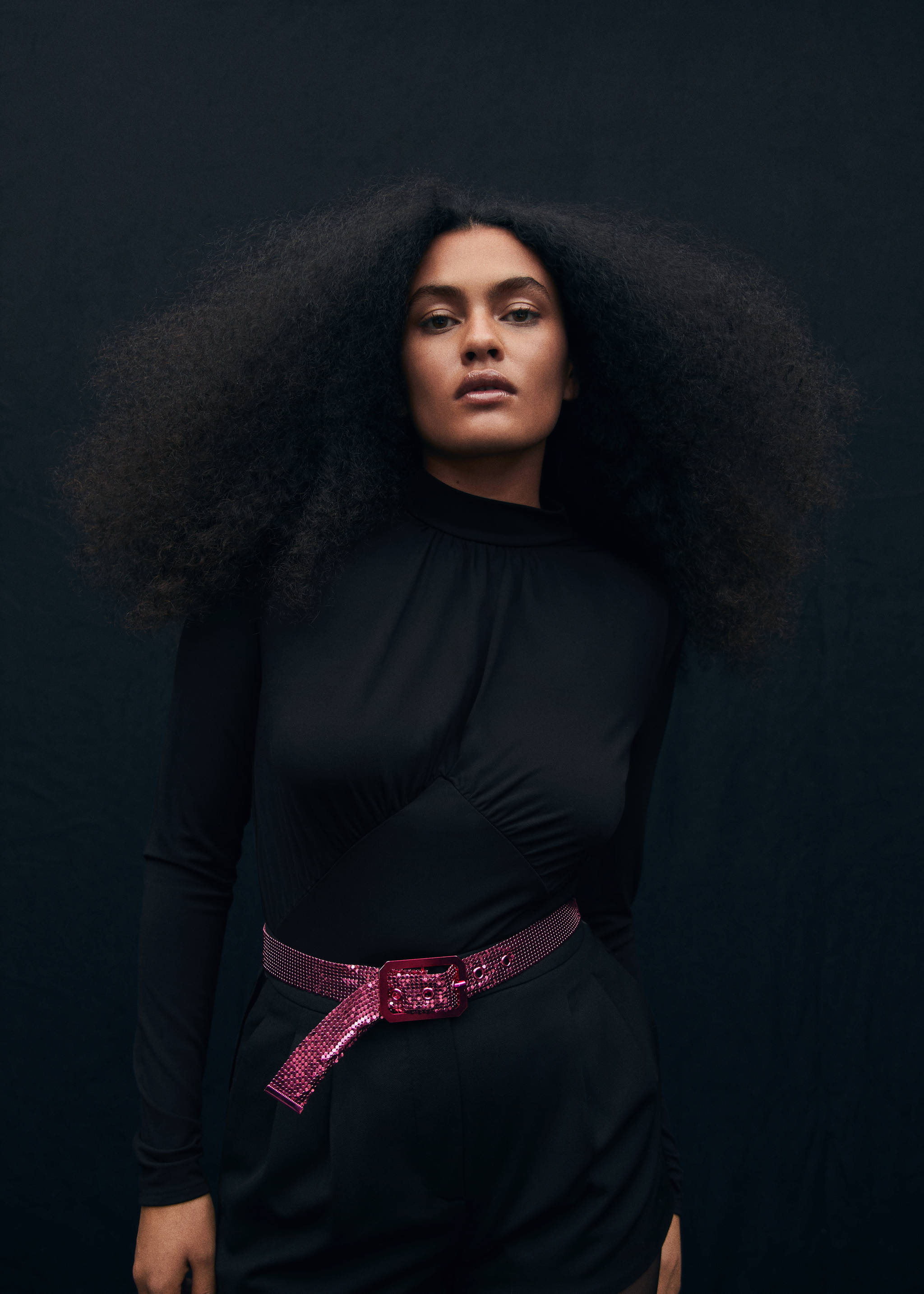 Pásek s kovovou přezkou - Celkový náhled