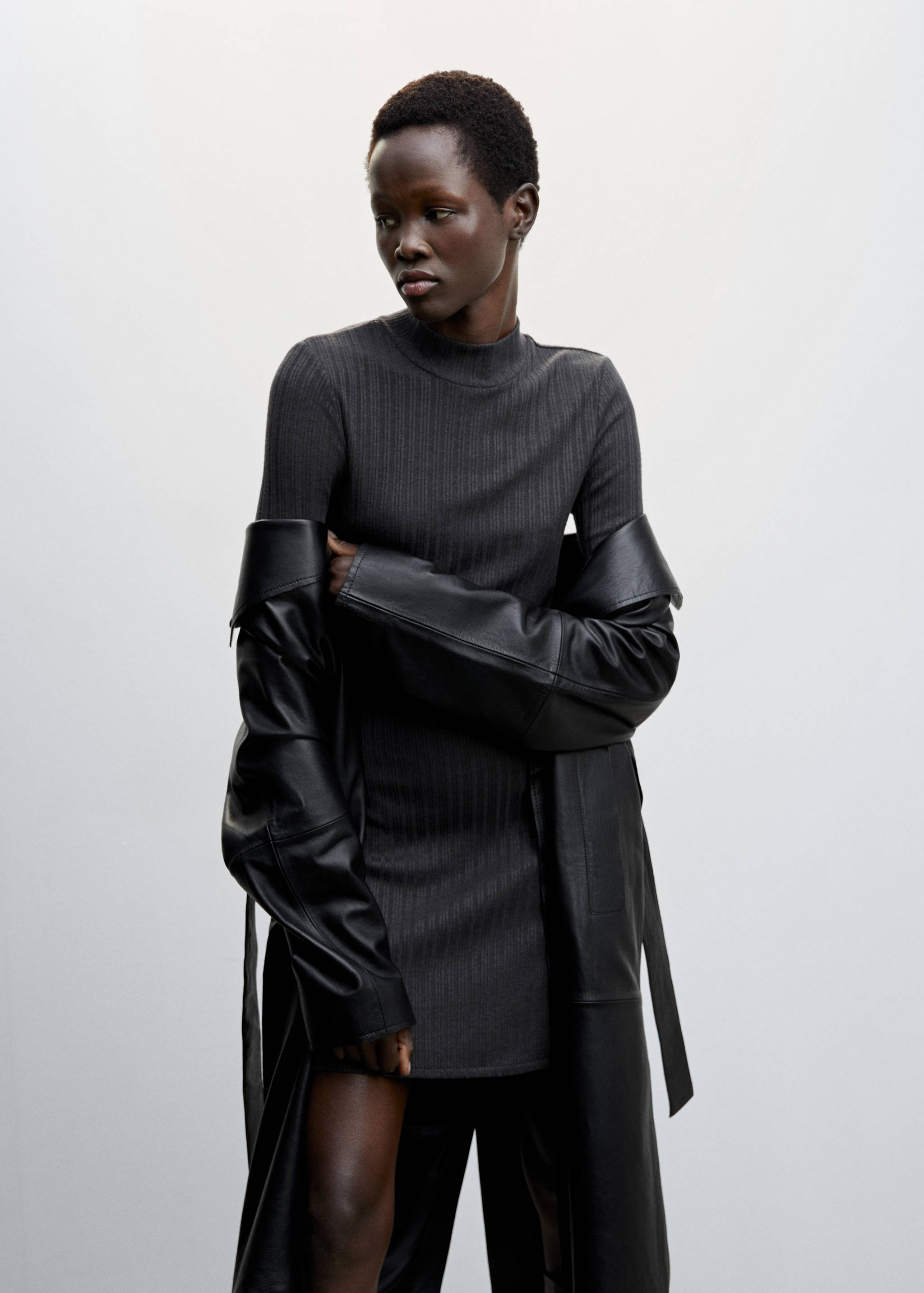 Short knitted dress - Details of the article 1