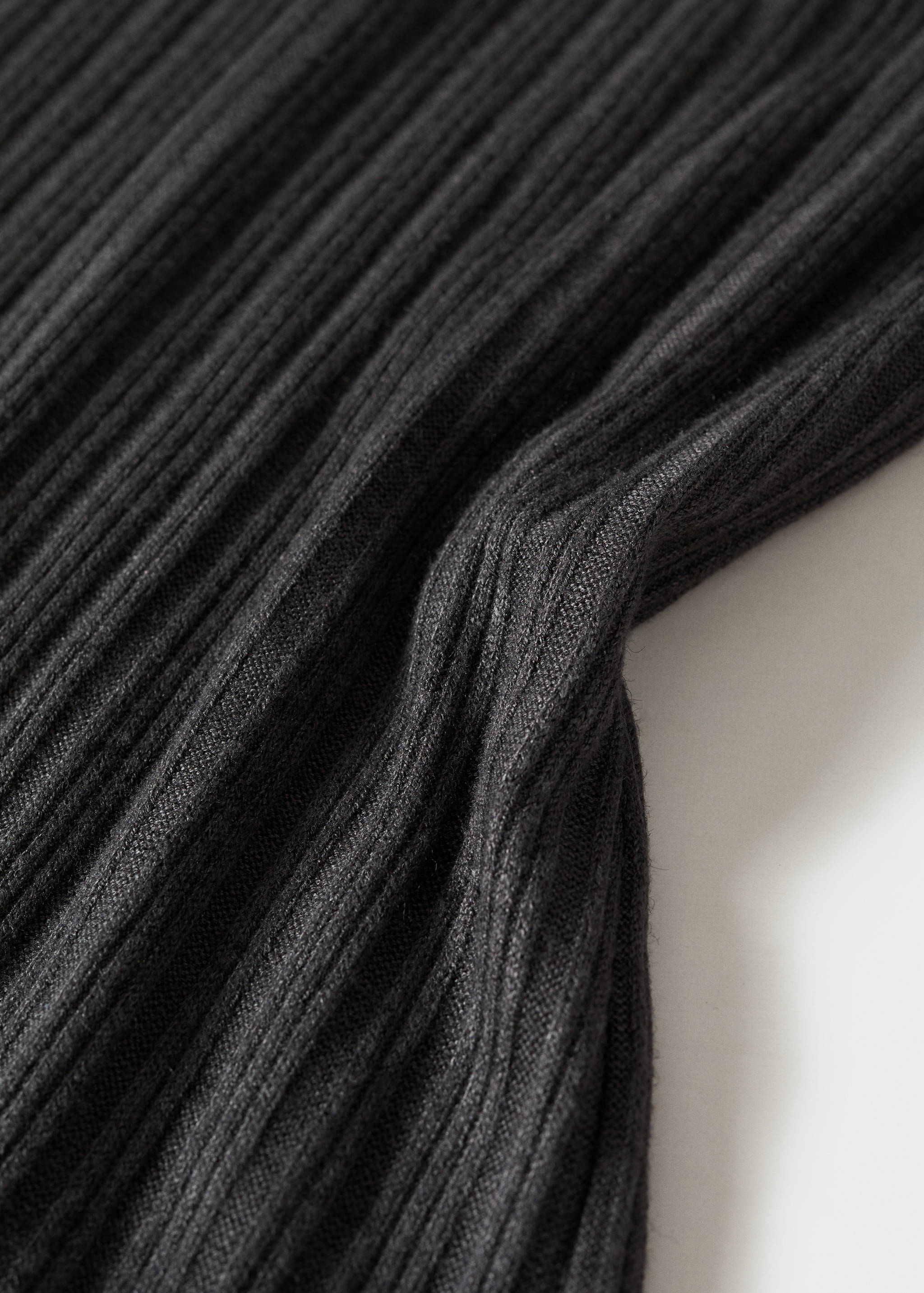 Short knitted dress - Details of the article 8