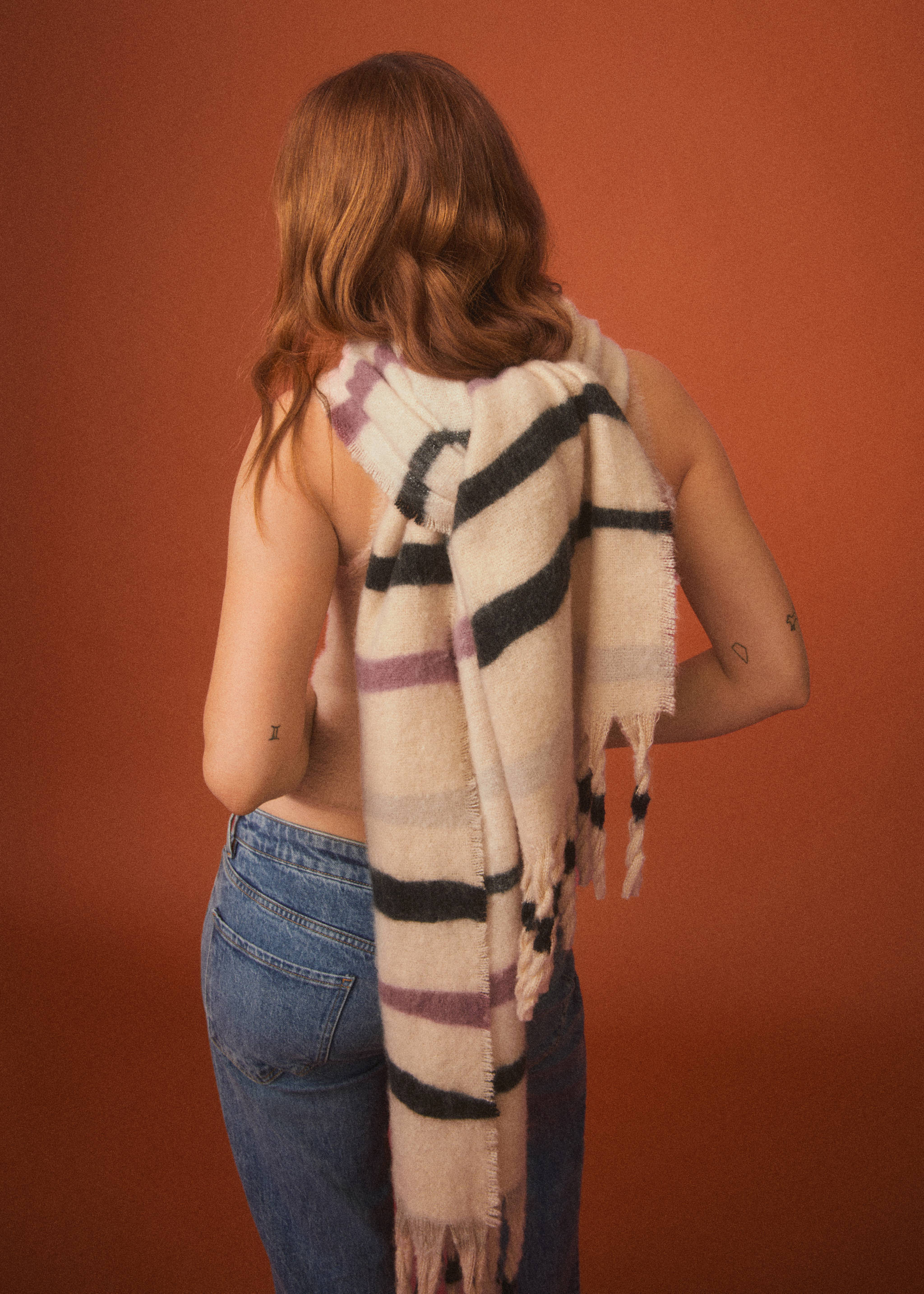 Cachecol tricolor riscas - Pormenor do artigo 9