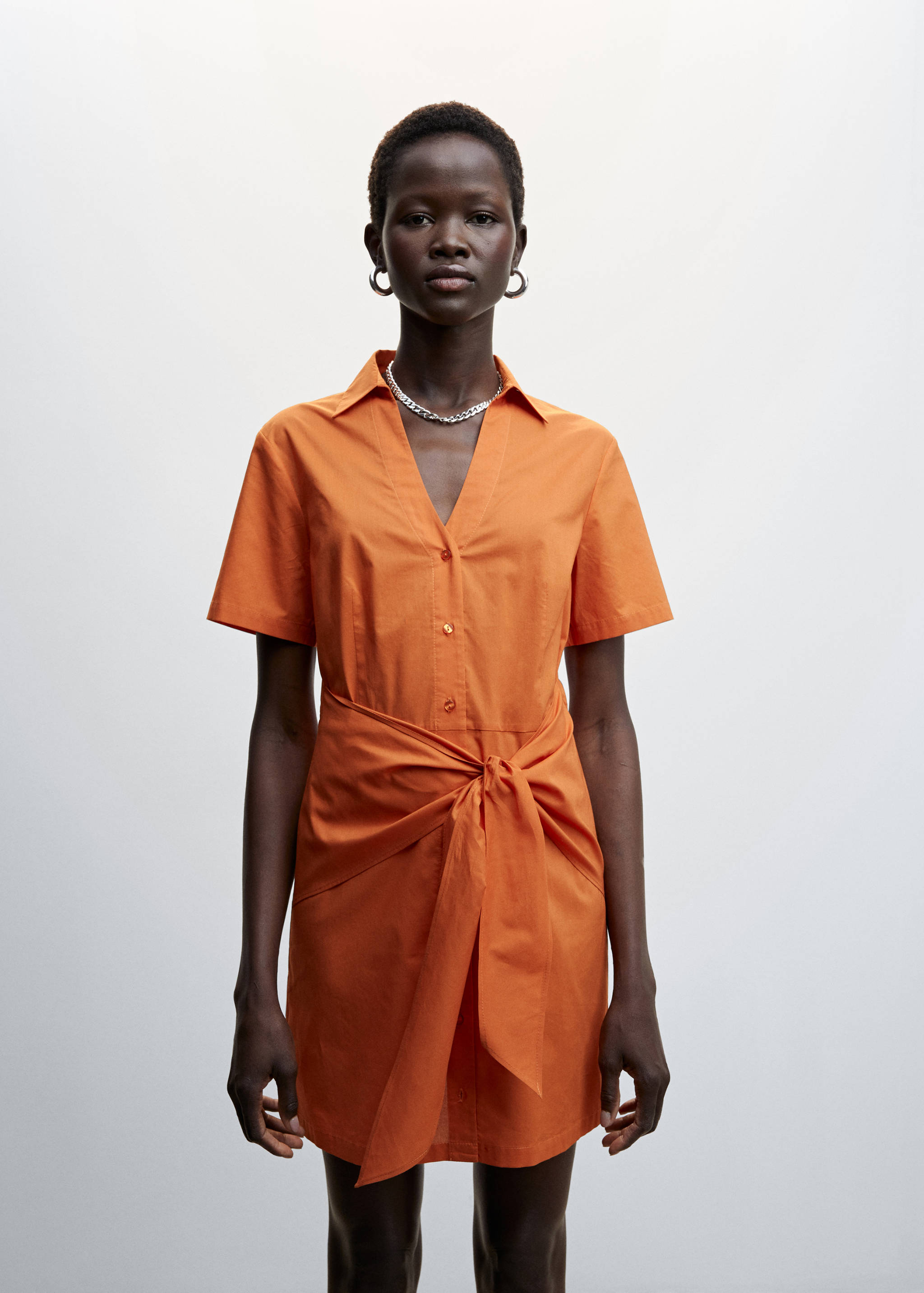 Hemdkleid mit Taillenband - Mittlere Ansicht