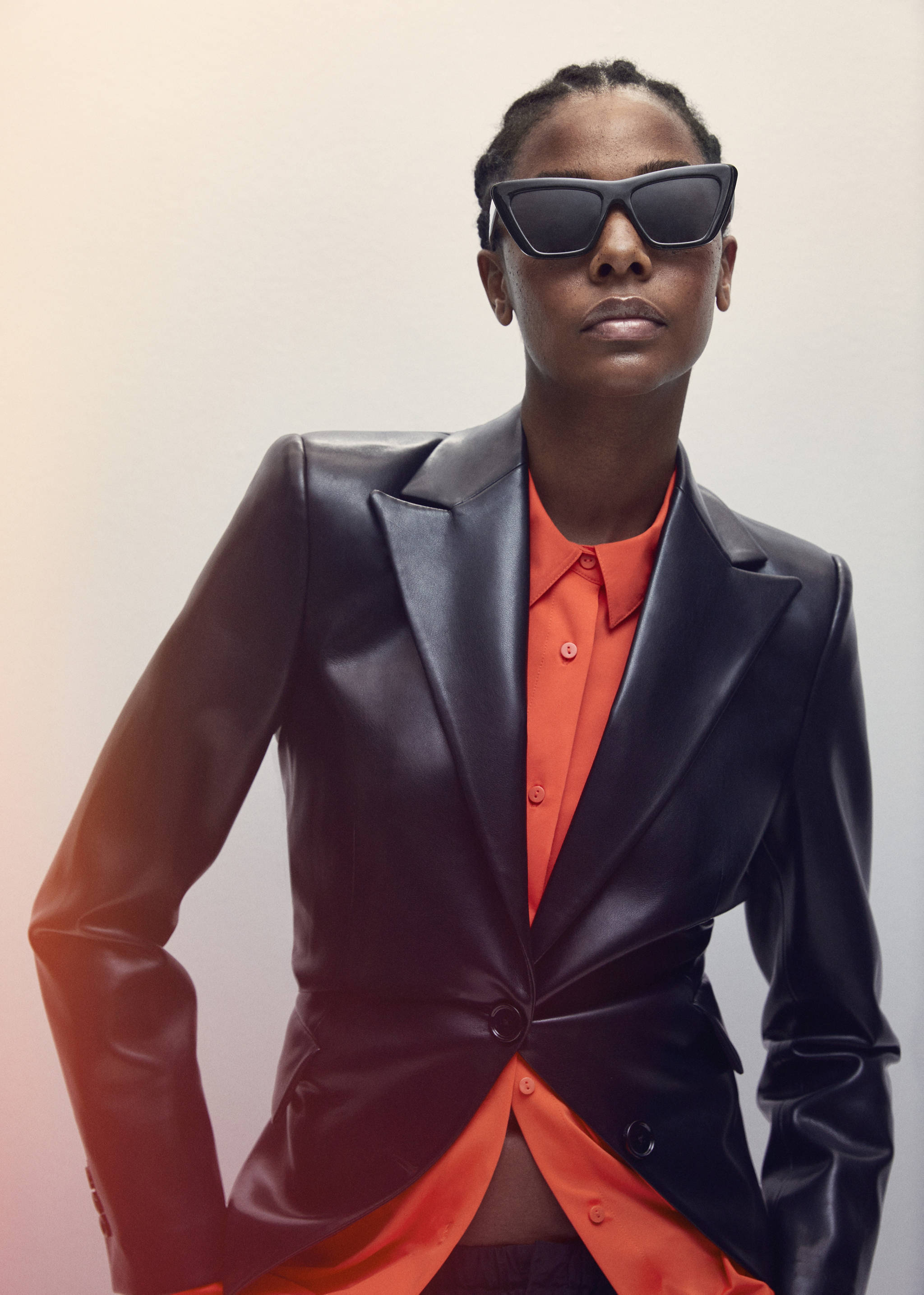 Buttoned flowy shirt - Details of the article 6