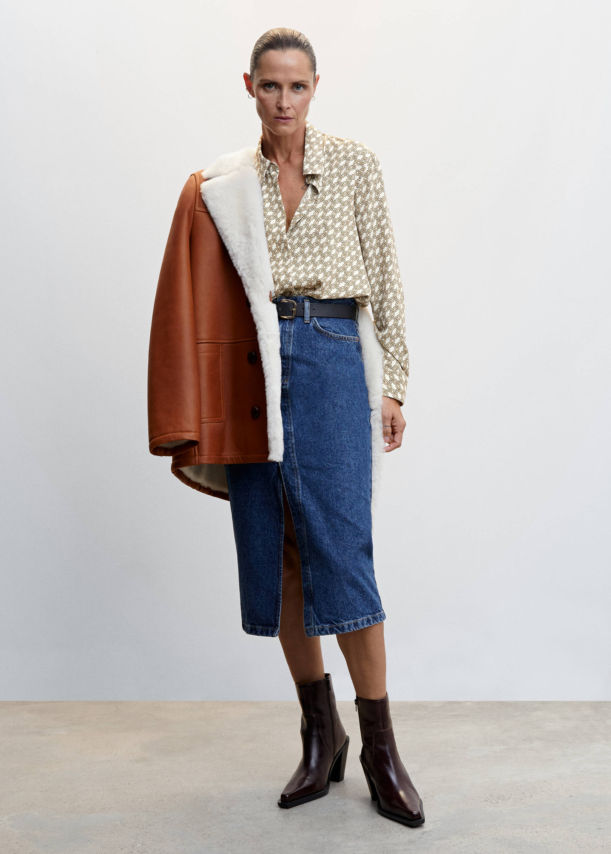 Buttoned flowy shirt - General plane