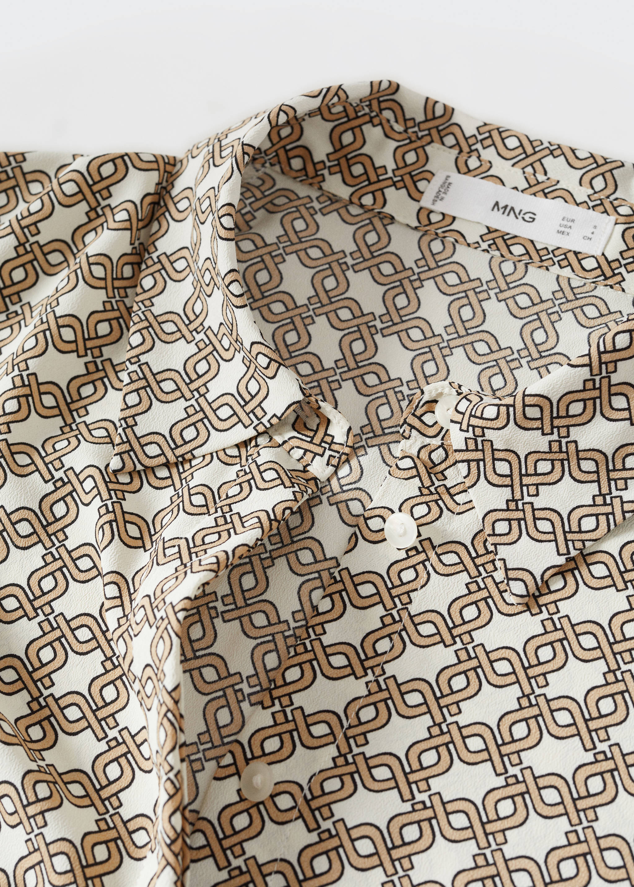 Buttoned flowy shirt - Details of the article 8