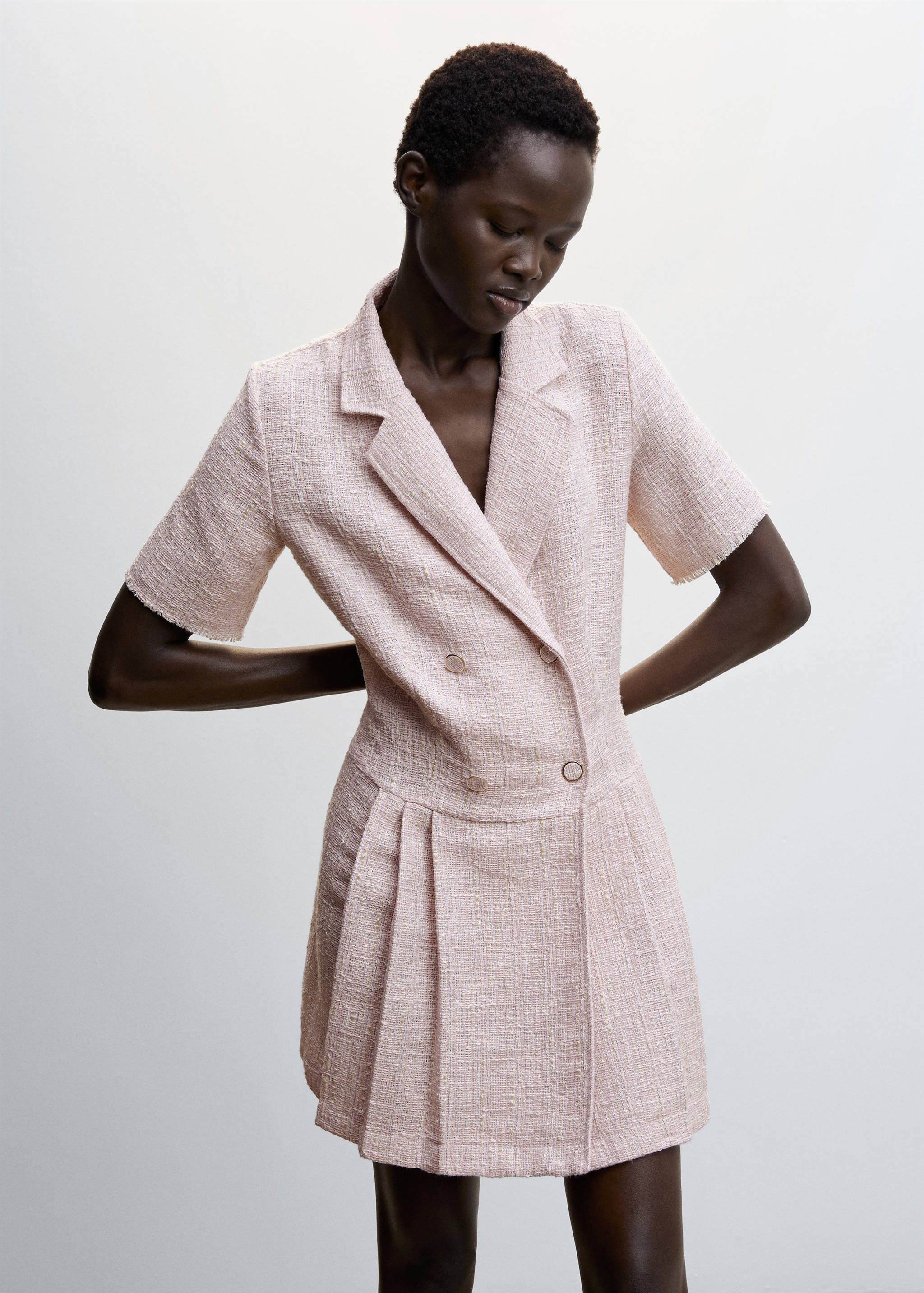 Vestido de tweed com botões - Plano médio