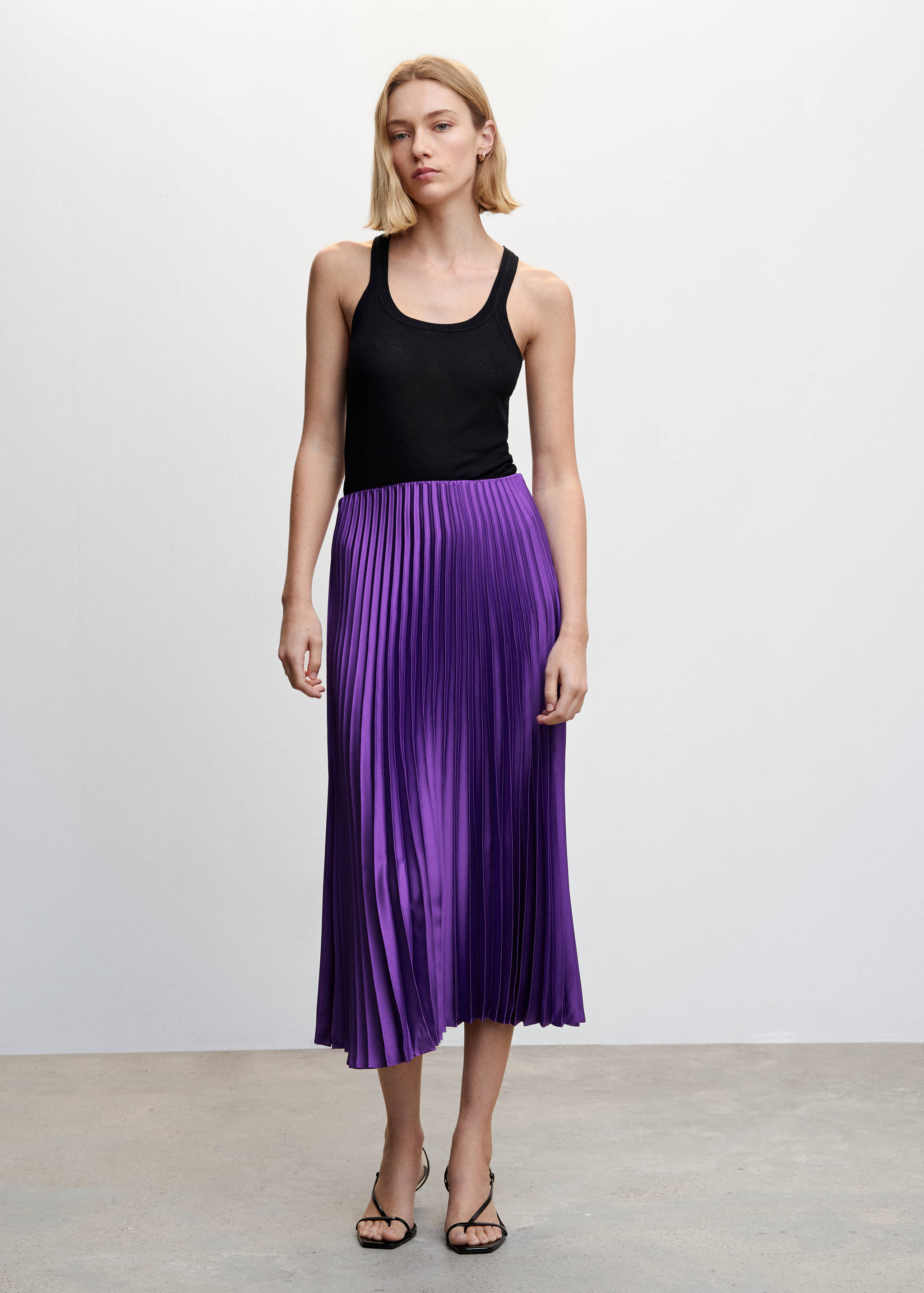 Satin pleated skirt - General plane