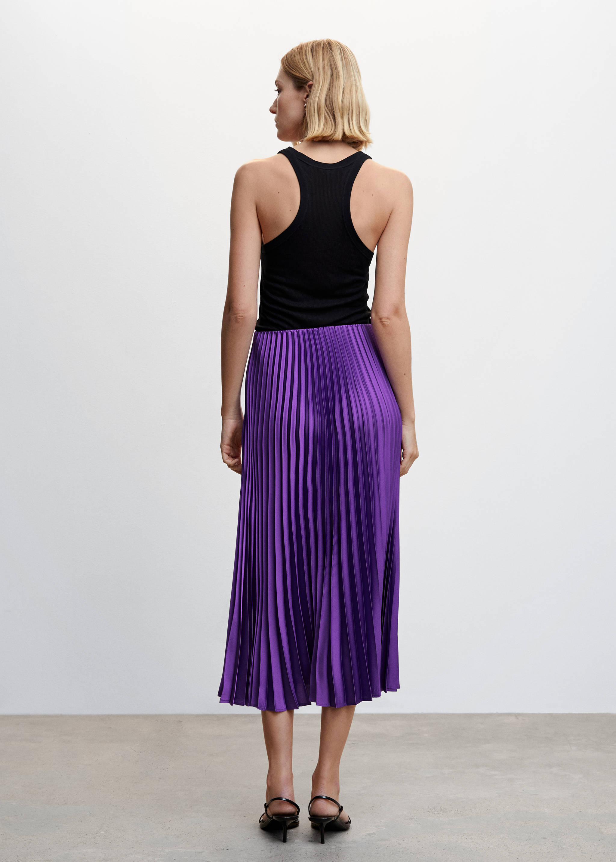 Satin pleated skirt - Details of the article 1