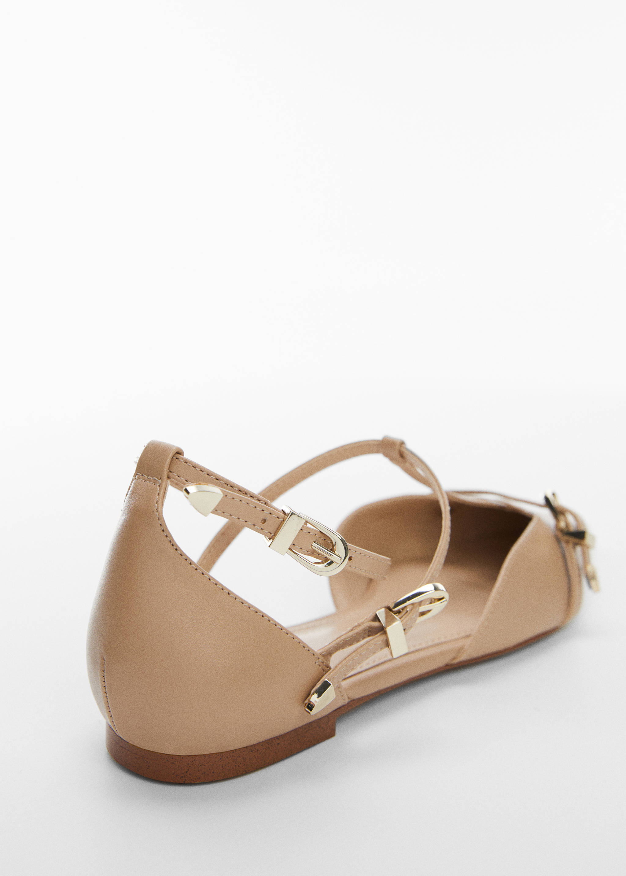 Schuhe mit dekorativer Schnalle - Detail des Artikels 1