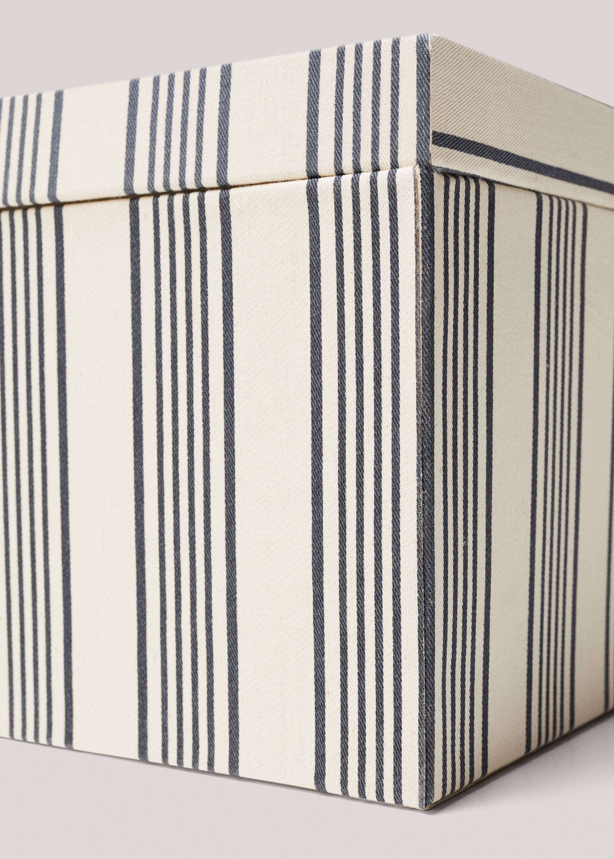 Fabric box 12x09cm - Details of the article 1