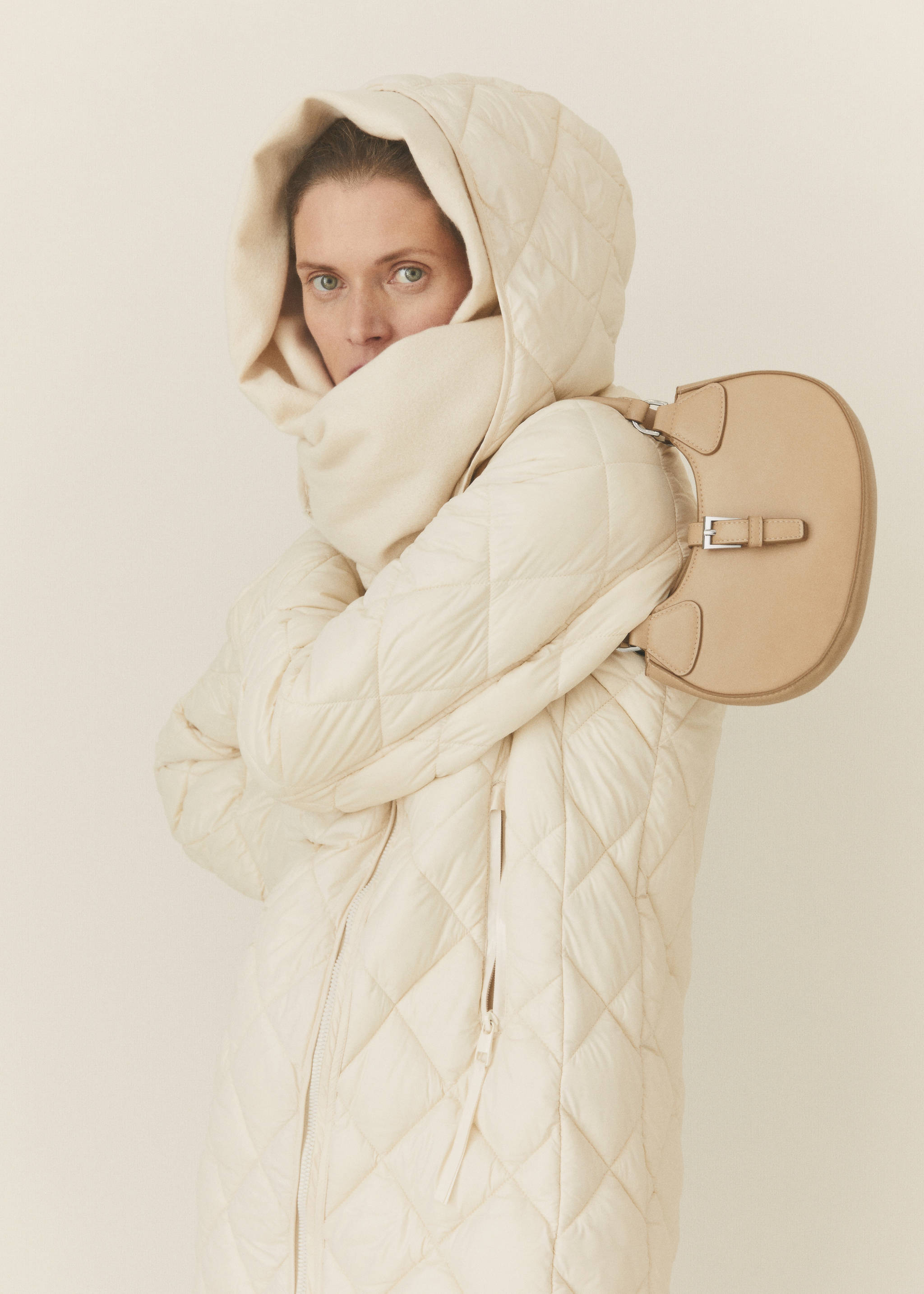 Round bag with double handles  - General plane