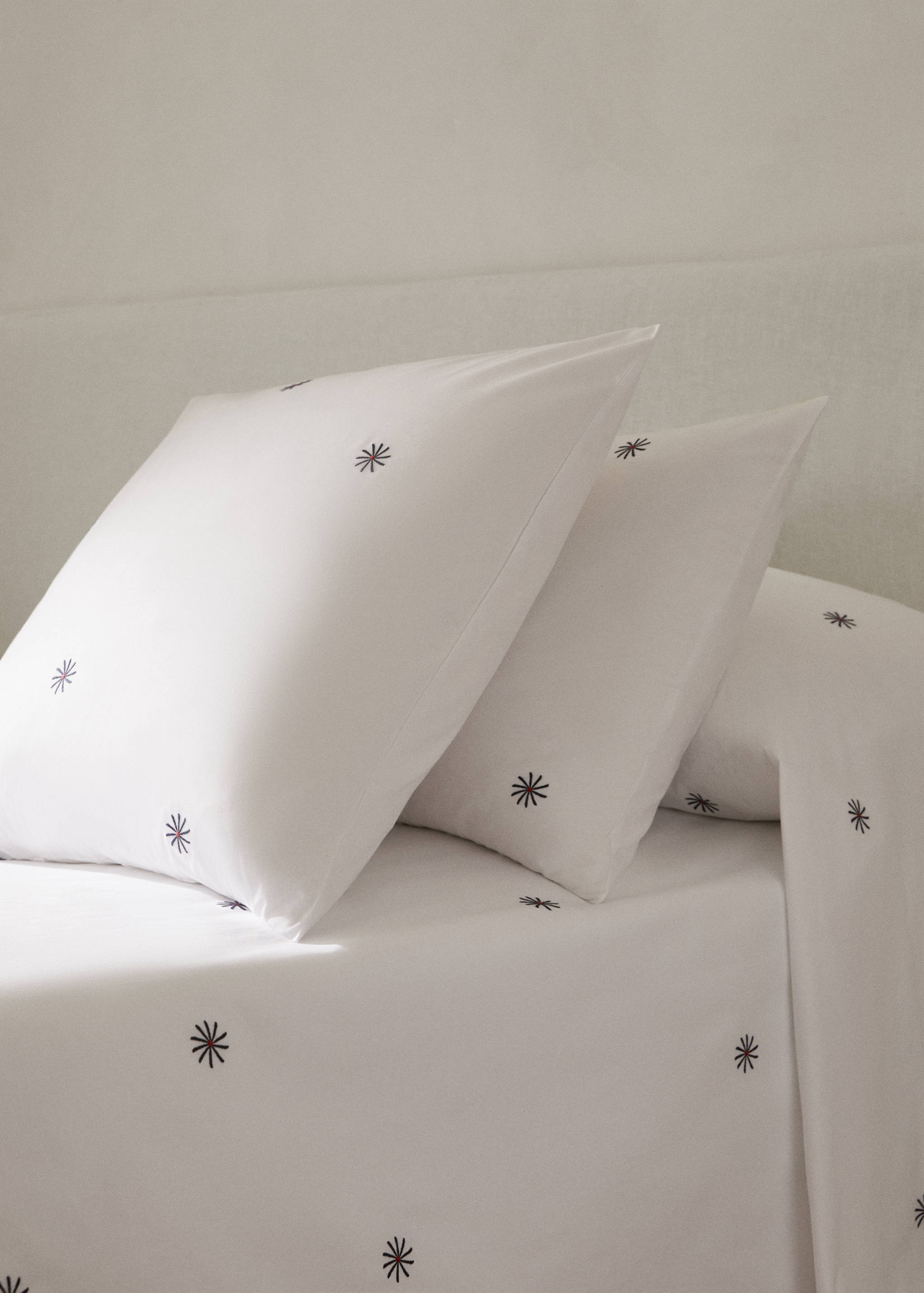 Embroidered pillow case 45x110cm - General plane