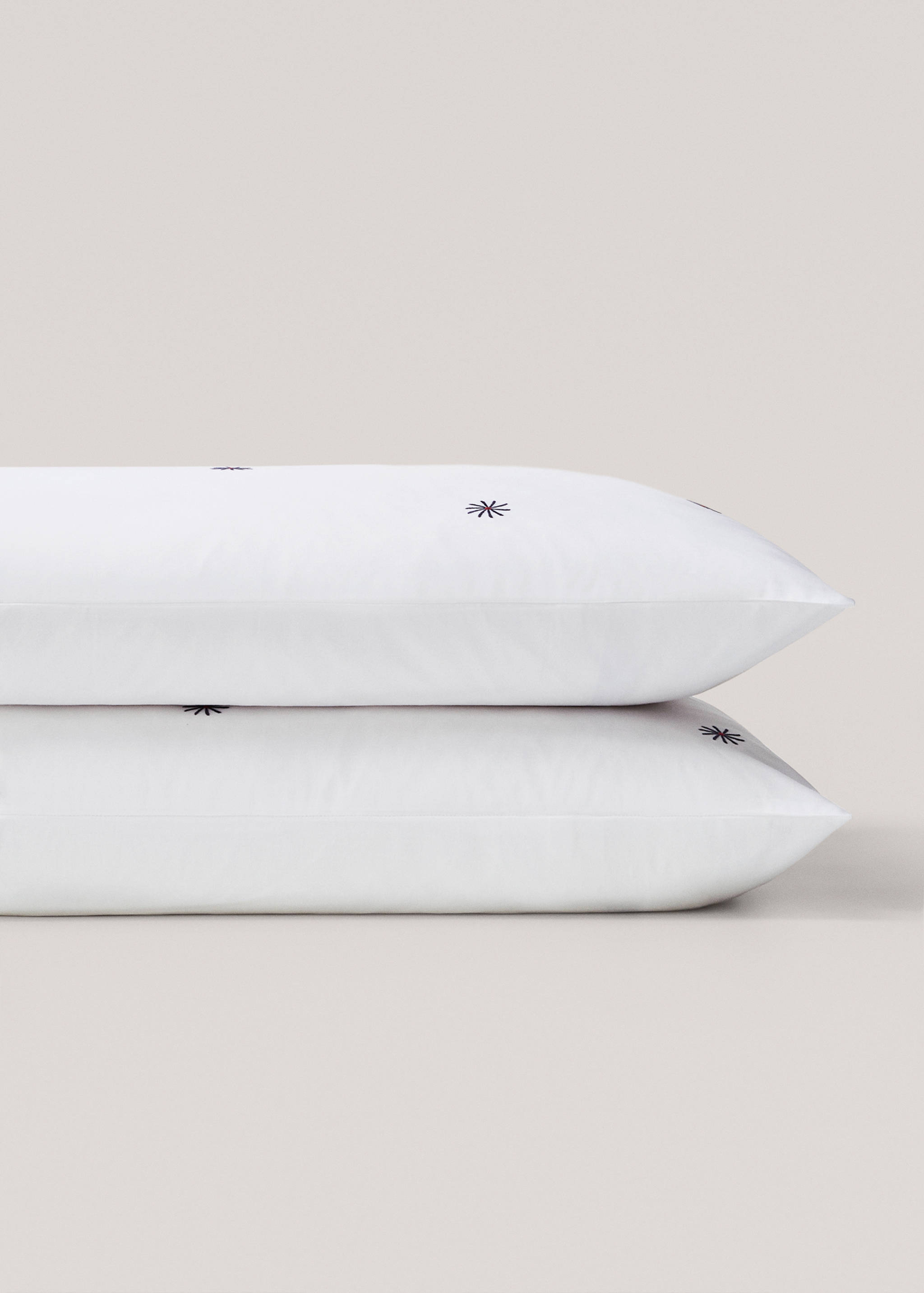 Embroidered pillow case 45x110cm - Details of the article 2