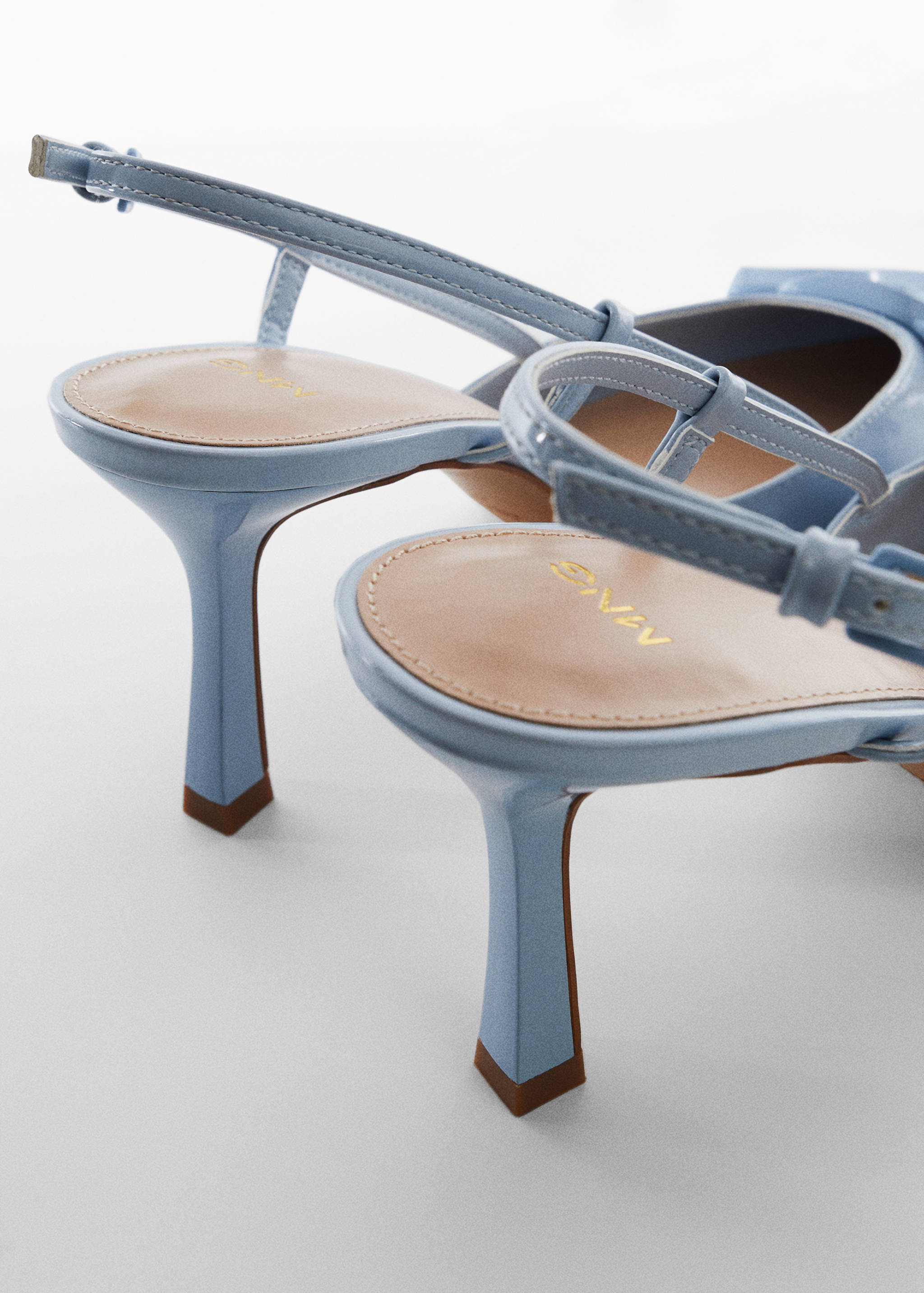 Pantofi cu toc fără călcâi - Detaliu al articolului 1