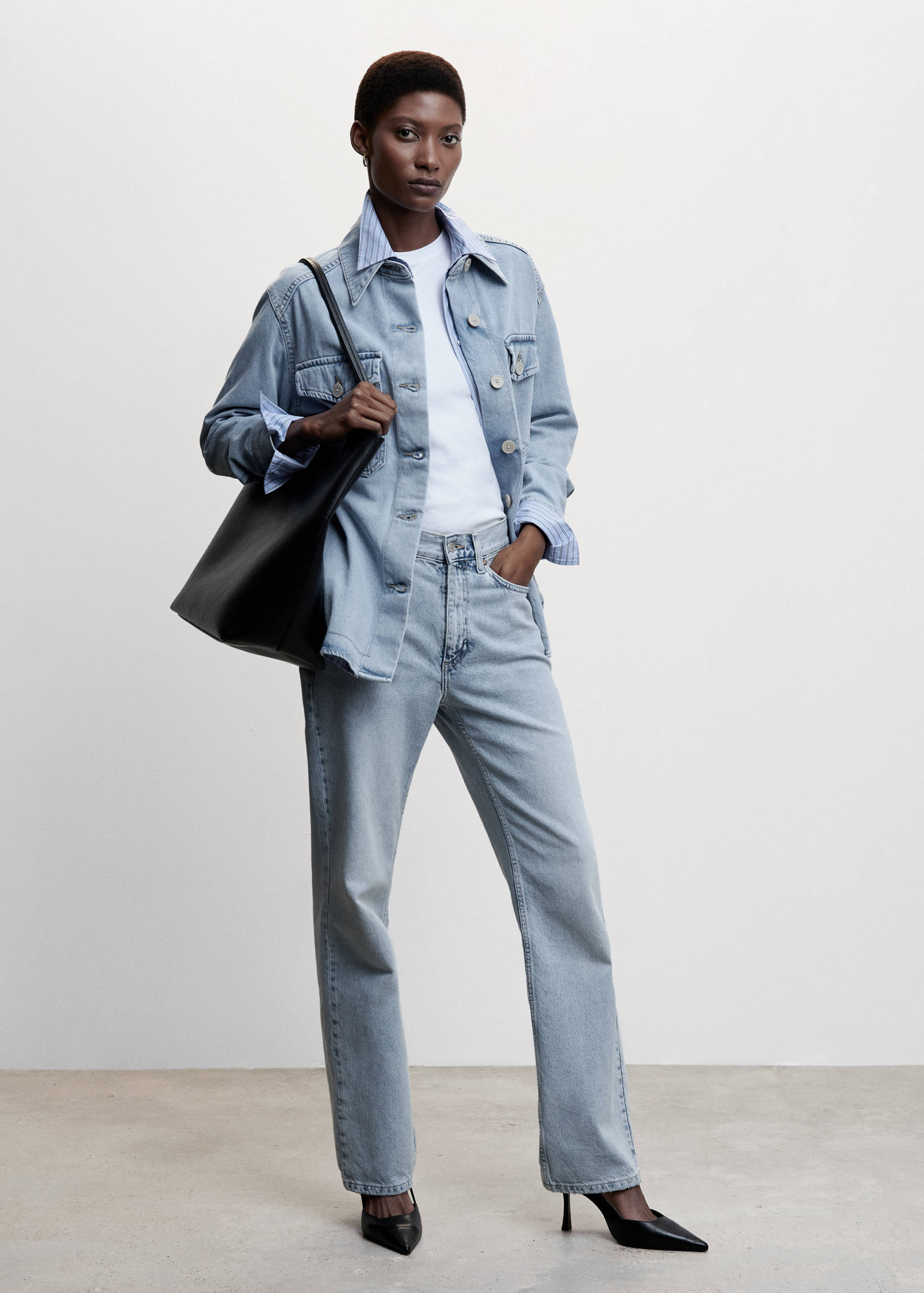 Sobrecamisa vaquera oversize - Plano general