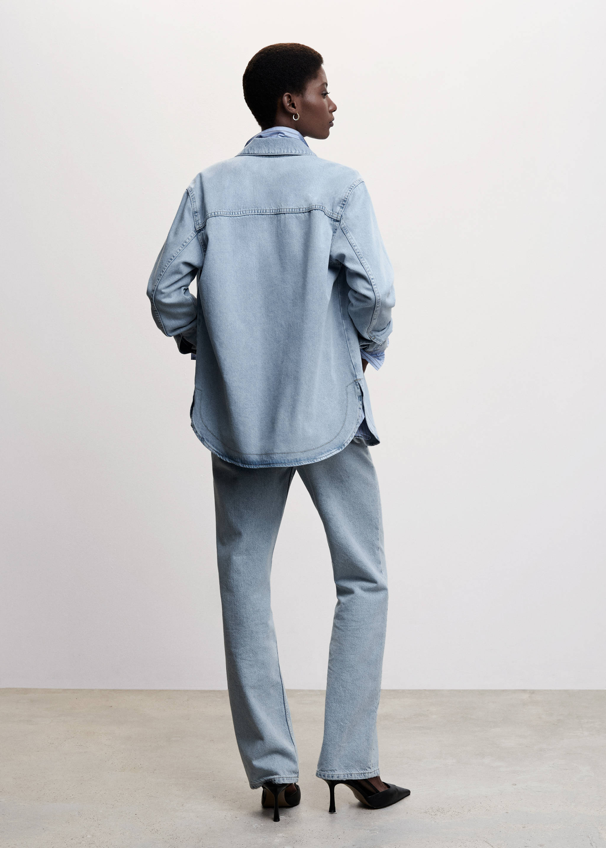 Sobrecamisa vaquera oversize - Reverso del artículo