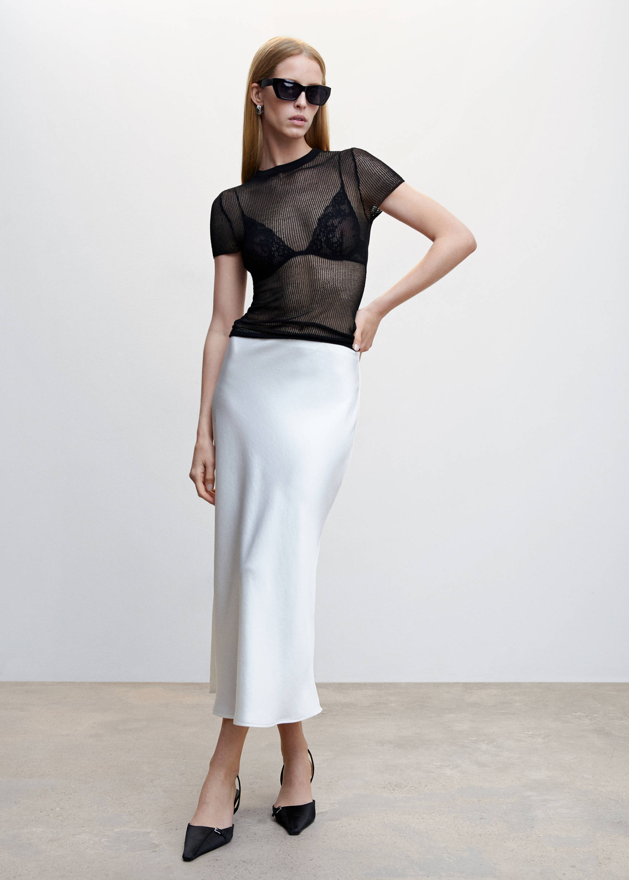 T-Shirt mit Lochmuster - Allgemeine Ansicht