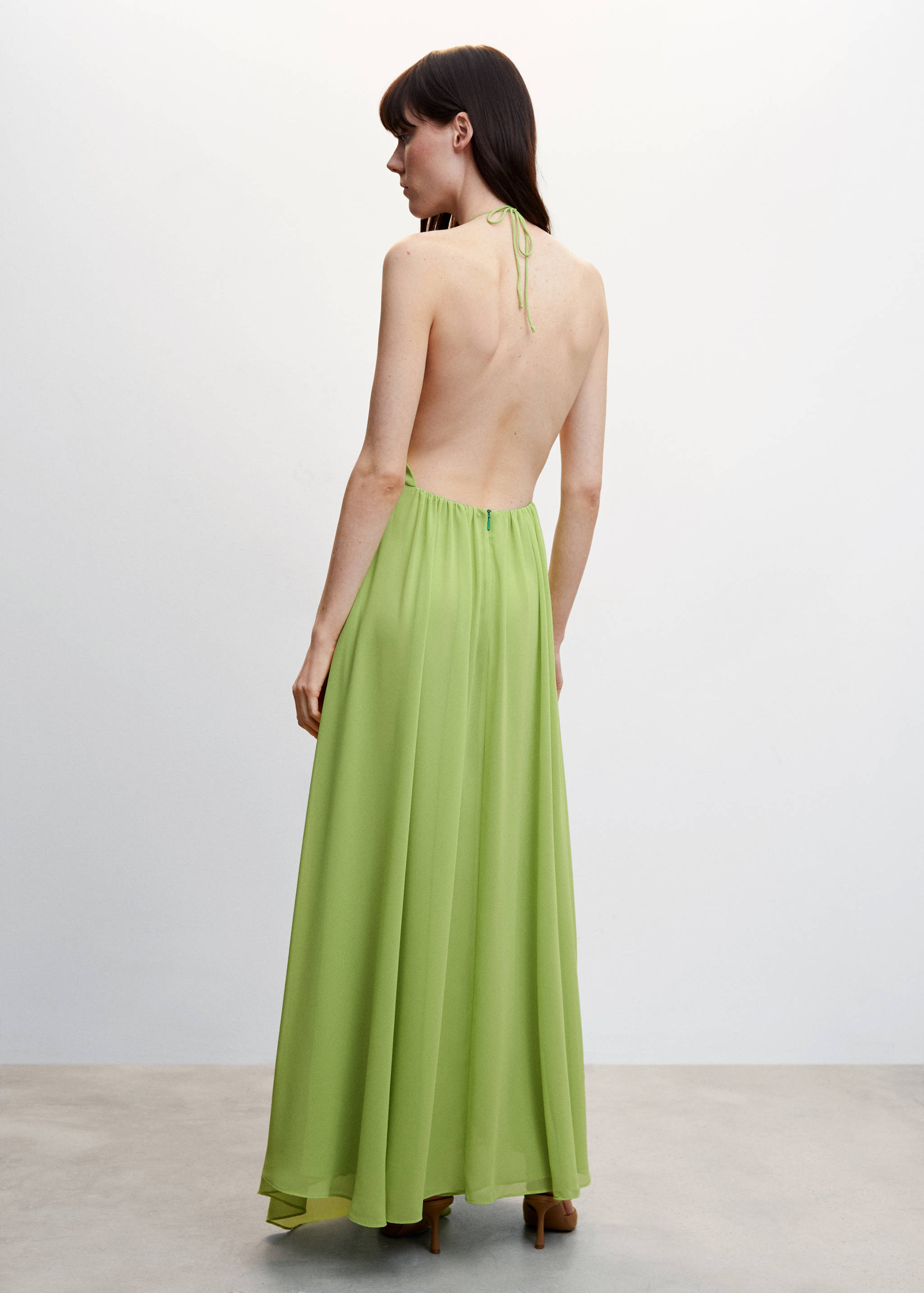 Open back dress - Reverse of the article