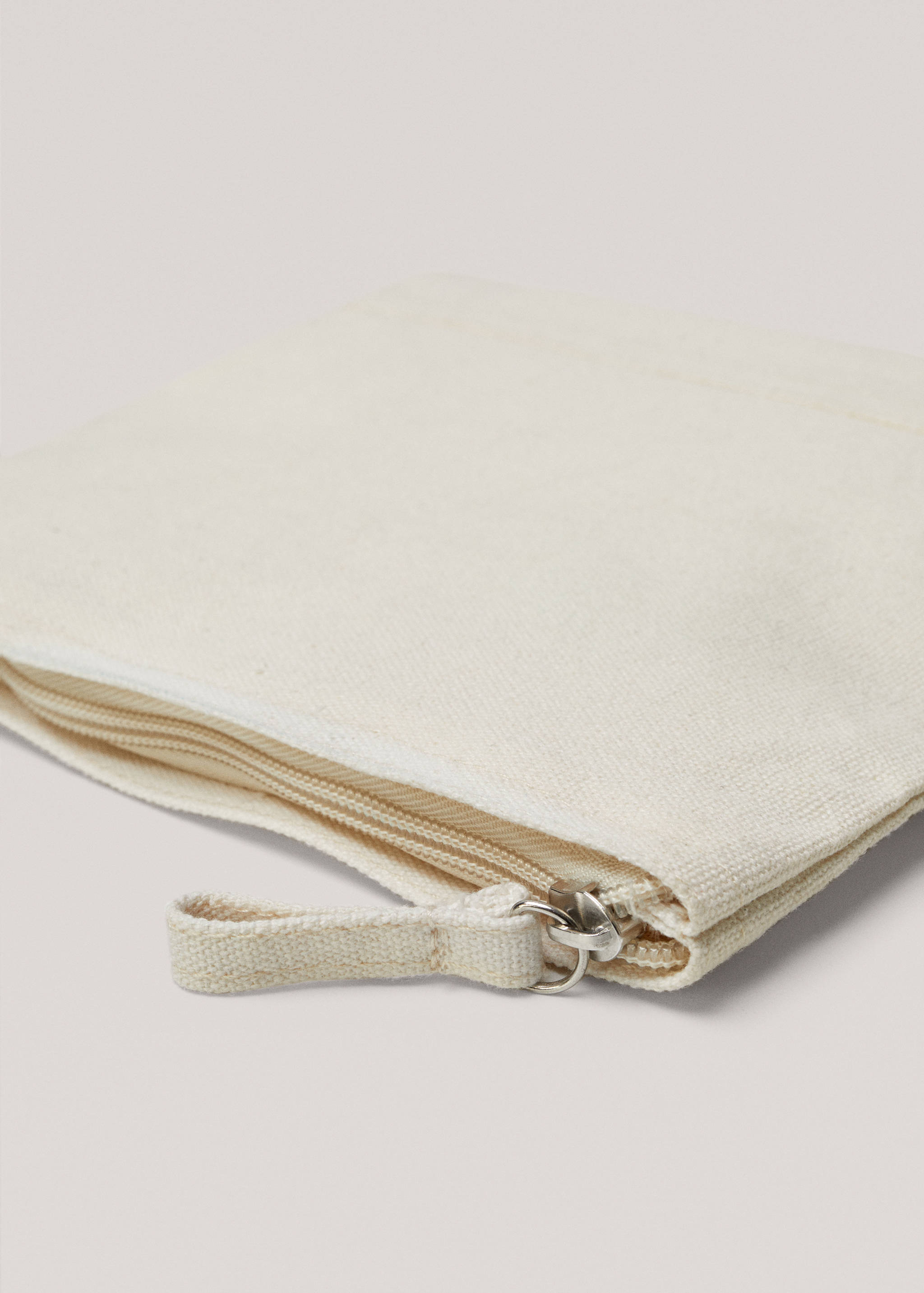 Cosmetics bag with zip - Details of the article 1