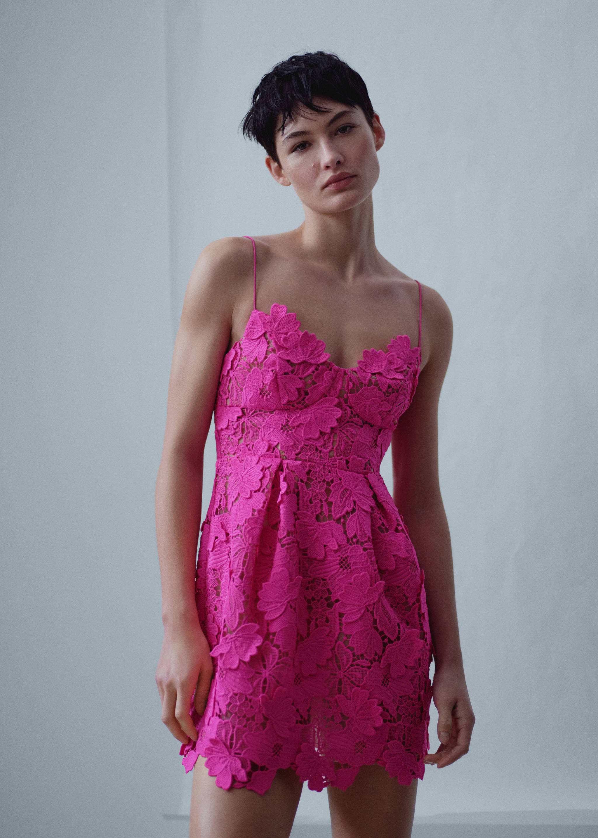 Guipure dress with braces - Medium plane