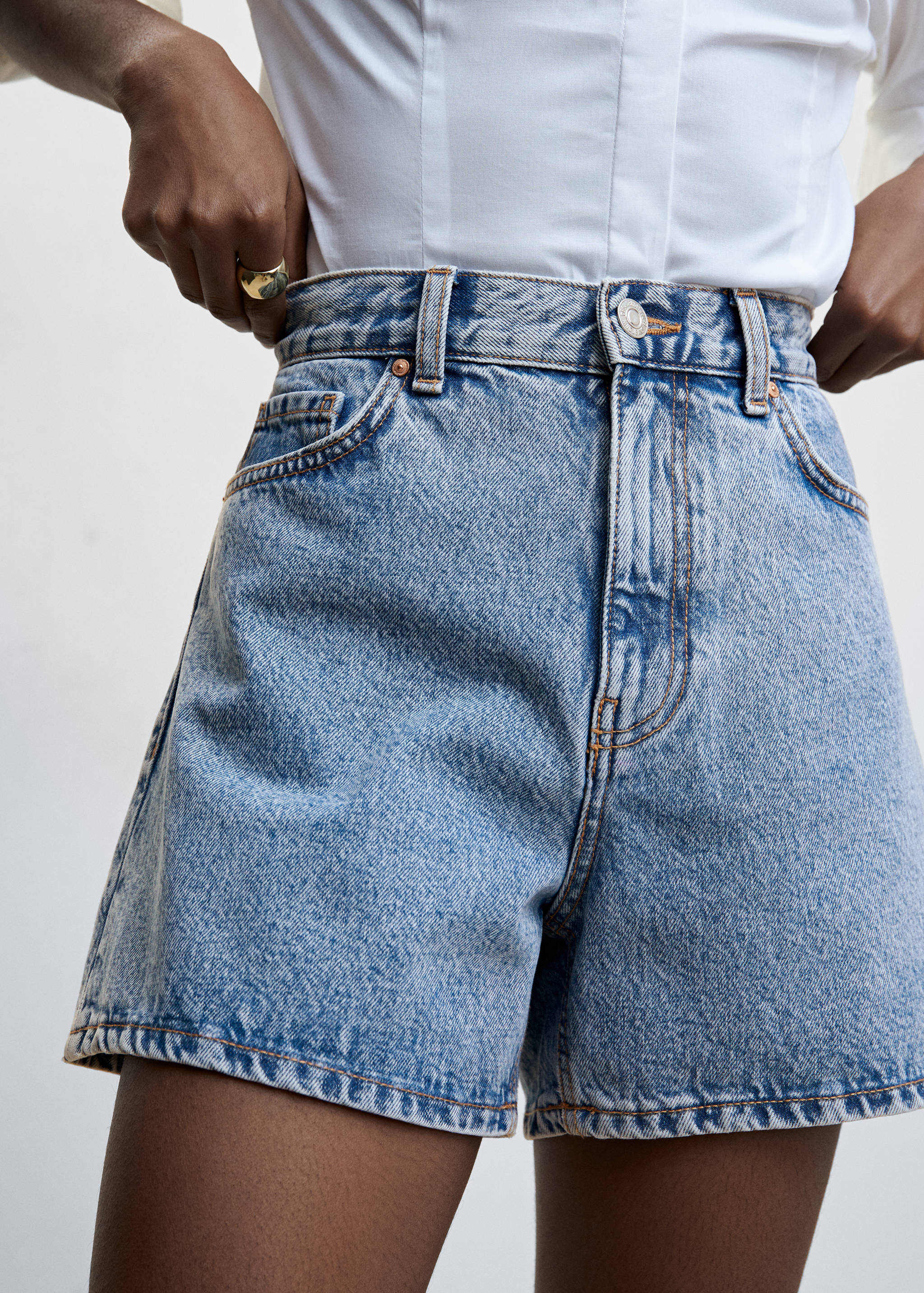 Jeans-Shorts mit hoher Taille - Detail des Artikels 1