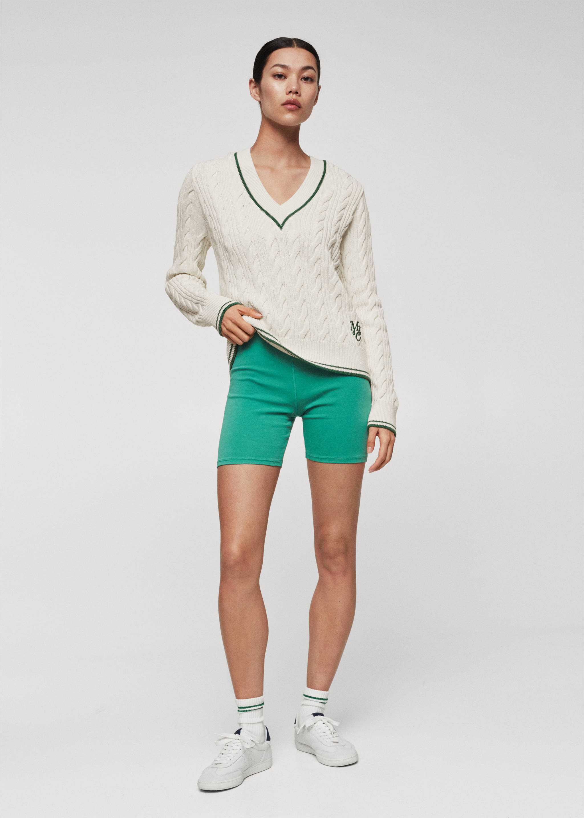 V-neck braided sweater - General plane