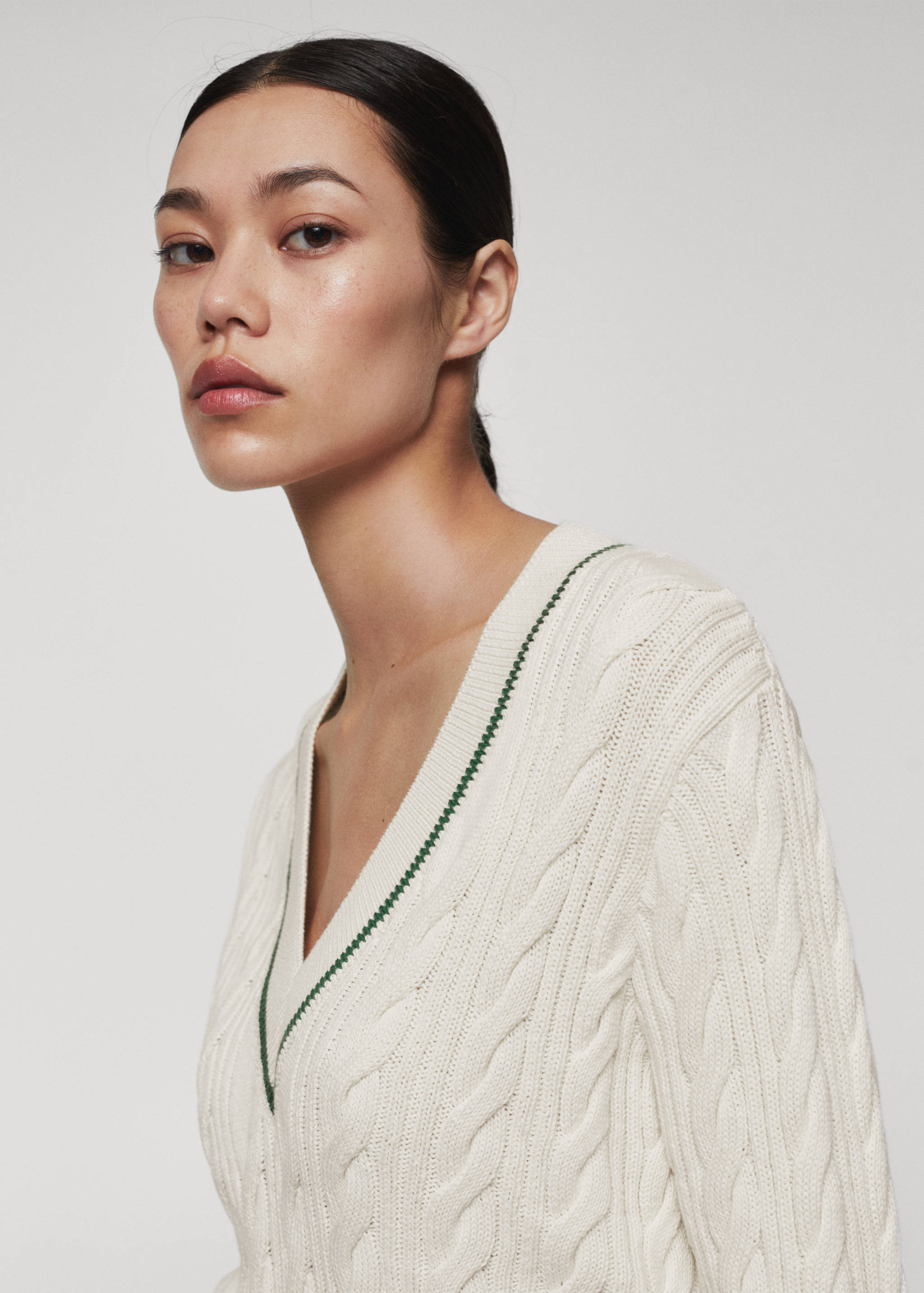 V-neck braided sweater - Details of the article 1