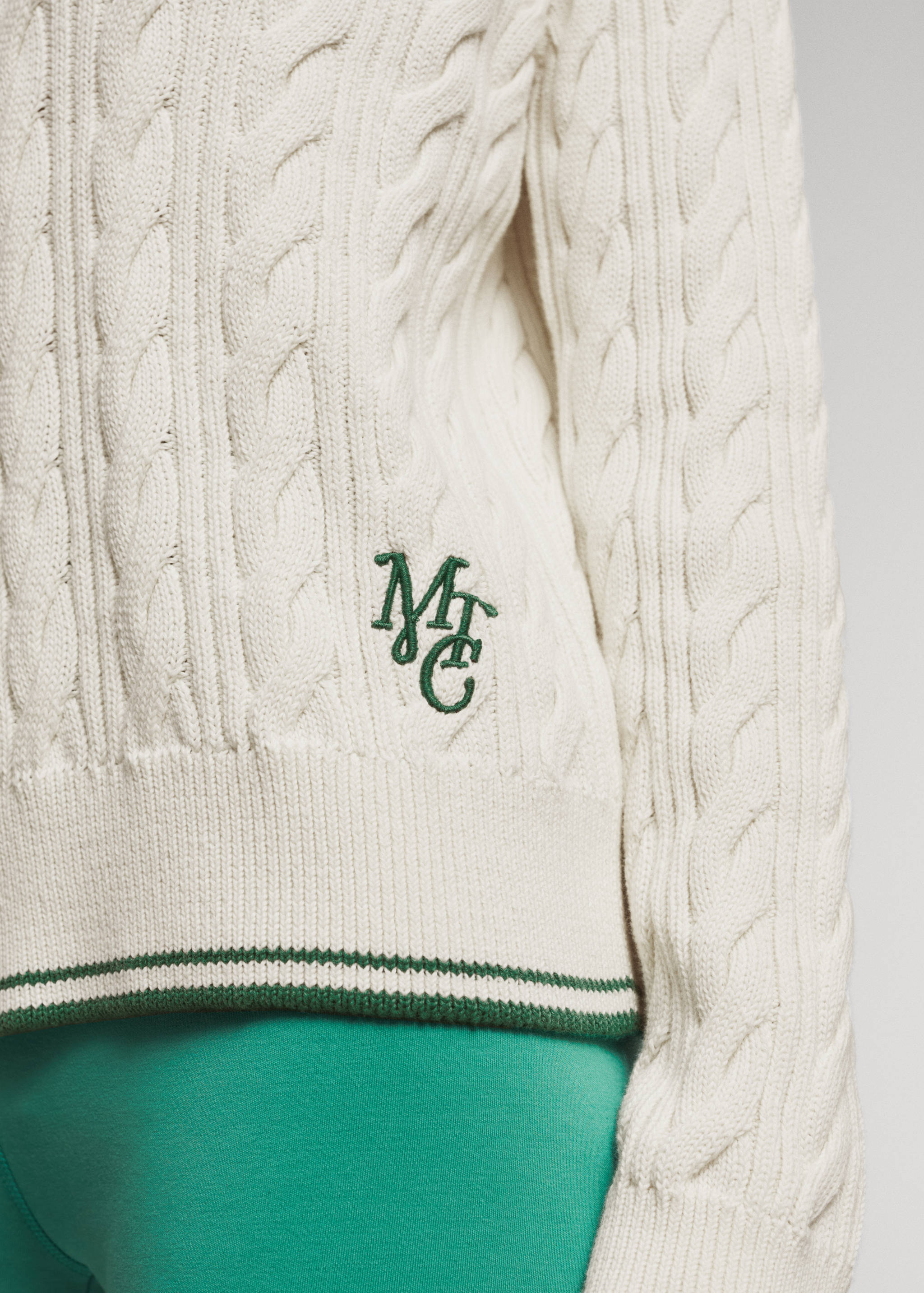 V-neck braided sweater - Details of the article 6