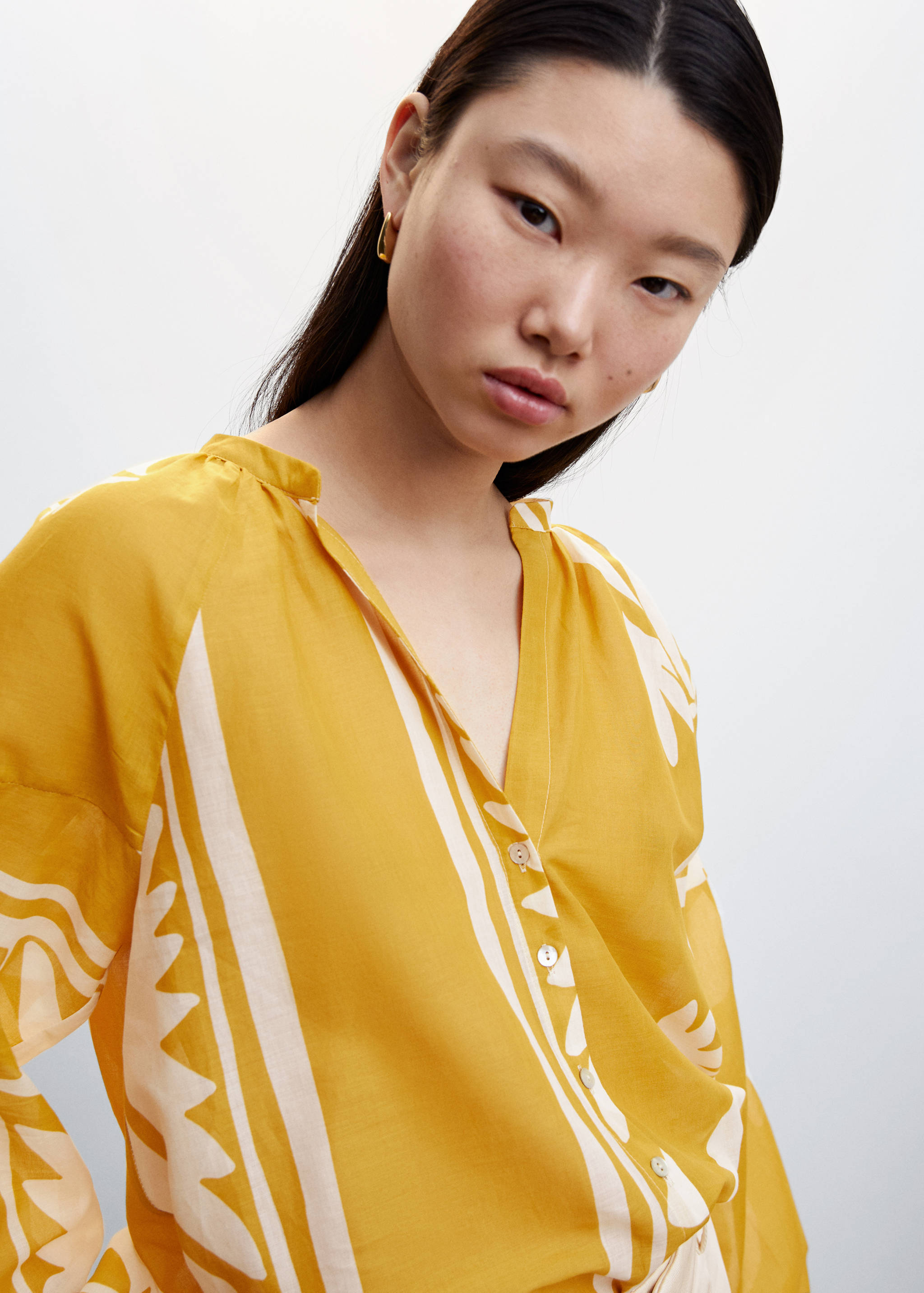 Gemustertes Hemd mit Ballonärmeln - Detail des Artikels 1